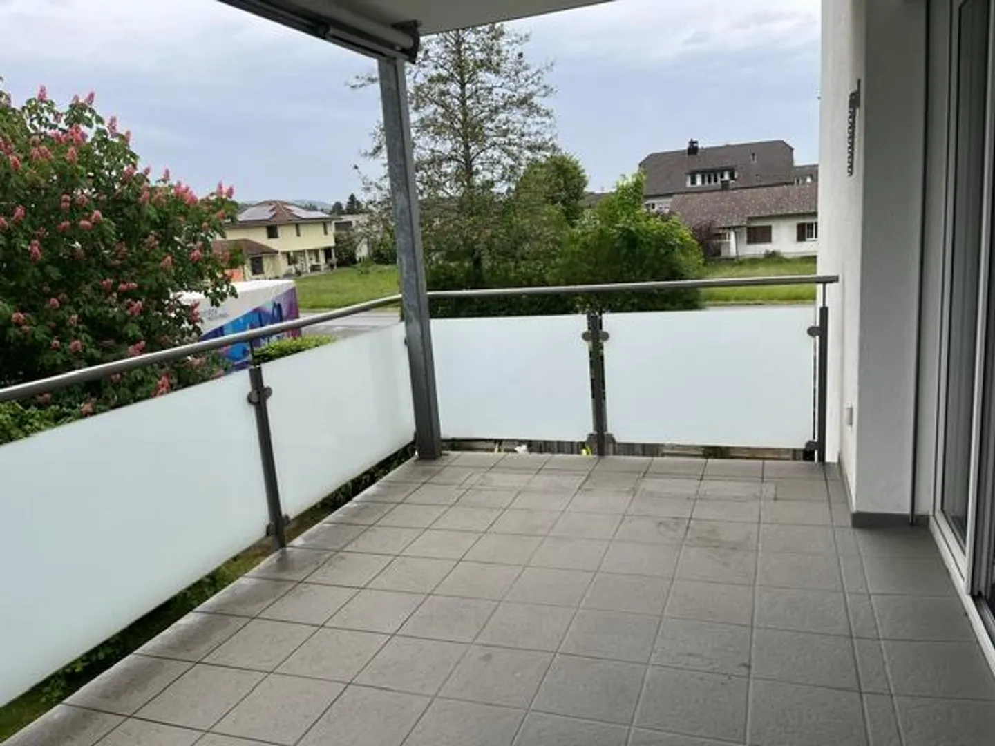 Bella, luminosa appartamento di 3.5 stanze - Foto 3 di 10