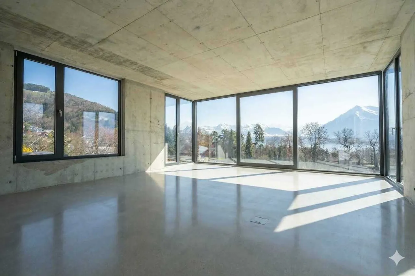 6.5-Room Villa with Panoramic View & Pool in Hünibach - Photo 11 of 13