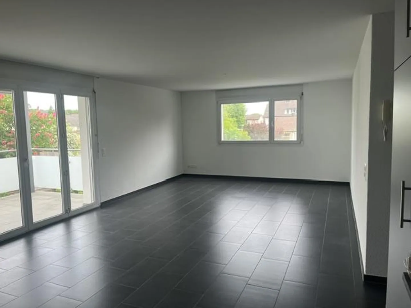 Bella, luminosa appartamento di 3.5 stanze - Foto 8 di 10