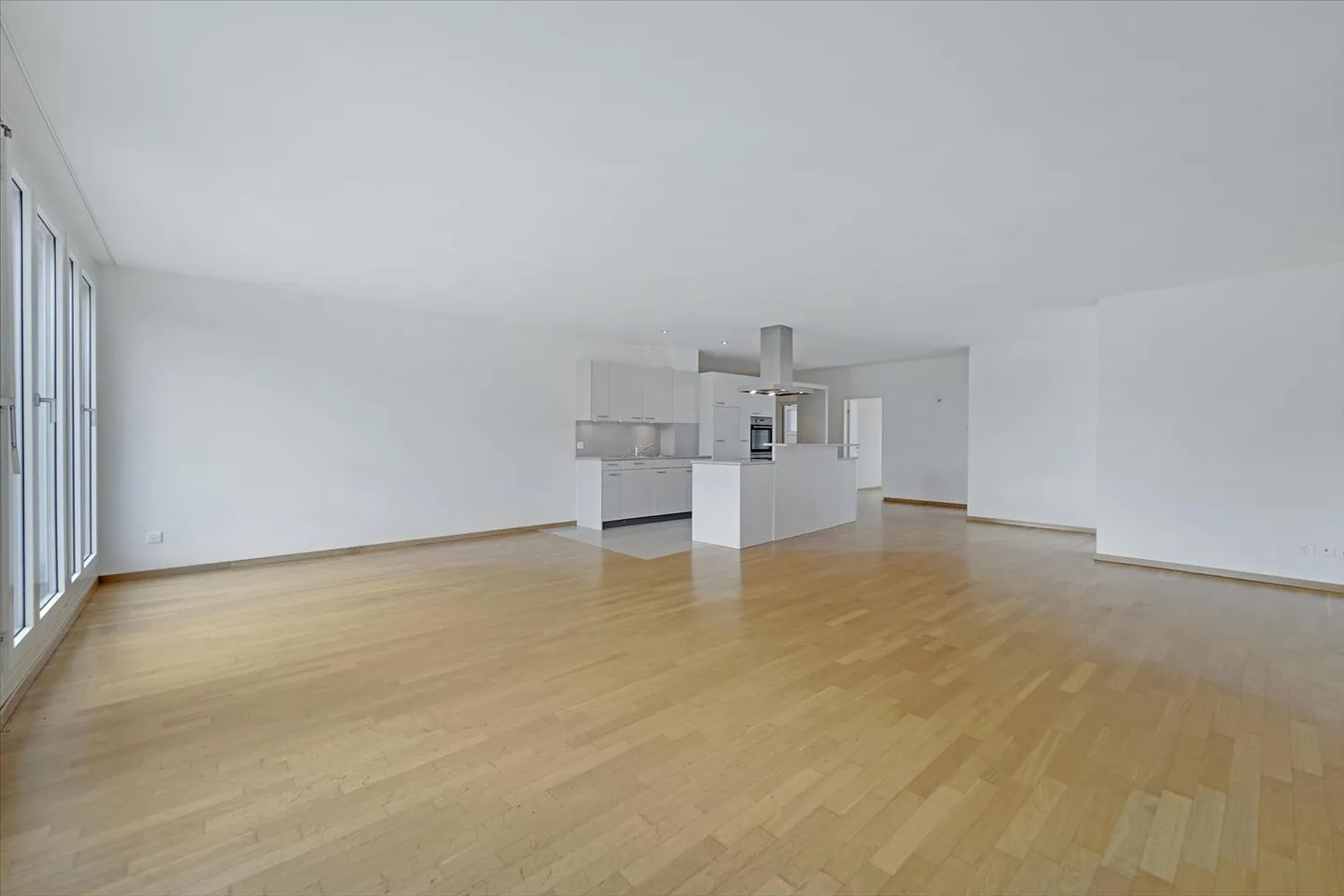 Ideal for a large family or shared apartment! - Photo 3 of 9