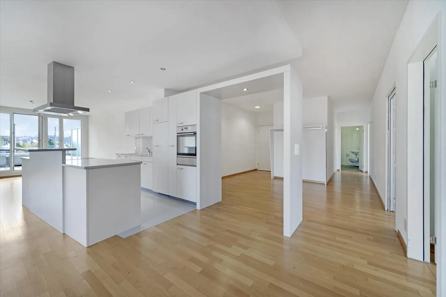 Ideal for a large family or shared apartment! - Photo 1 of 9