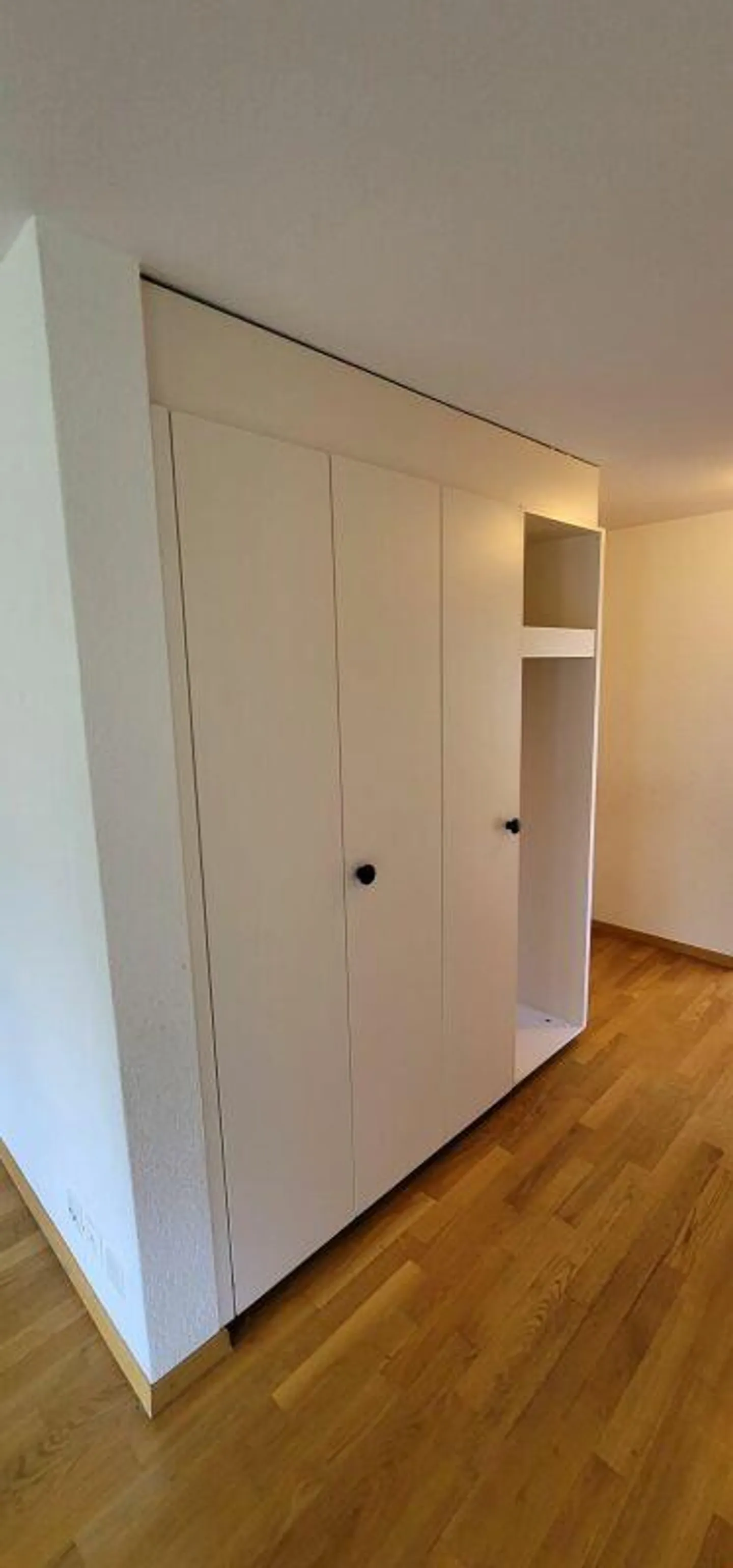 Spacious and modern with a large balcony in the greenery! - Photo 8 of 11