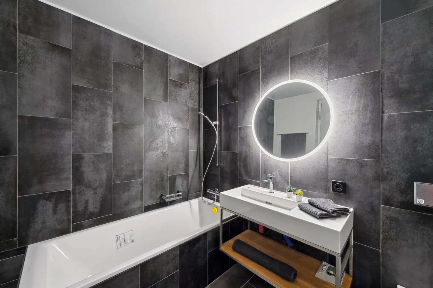 2,5-Zimmer-Wohnung mit zusätzlichem Atelier! - Foto 9 von 13