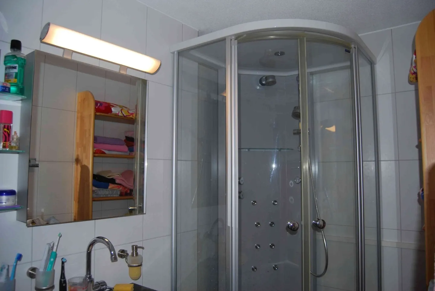 Spacious 5.5-Room Apartment with River View in Port - Photo 6 of 8