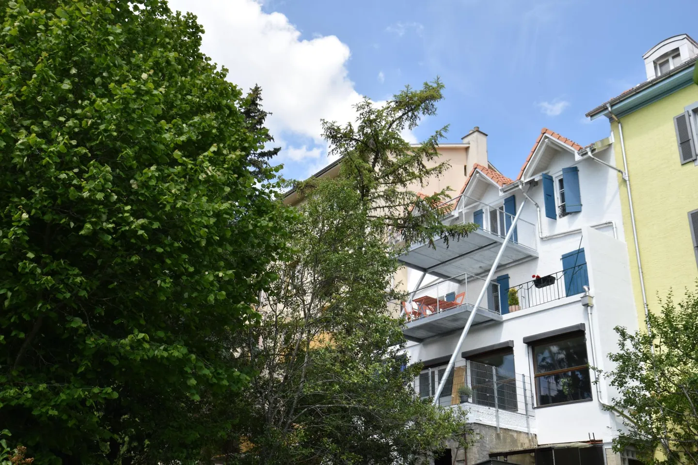 Charmante Wohnung mit Terrasse, Wintergarten und freiem Blick - Foto 3 von 12