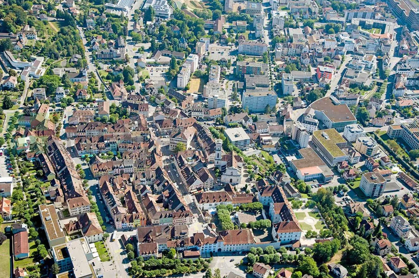 Propriété détenue comme un investissement financier avec un fort potentiel - Centre-ville - Photo 1 sur 2