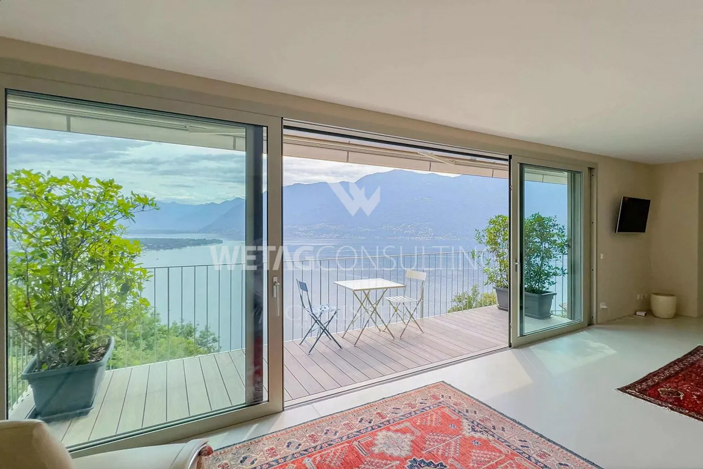 Ronco sopra Ascona: Villa bifamiliare moderna con due appartamenti & ... - Foto 2 di 13