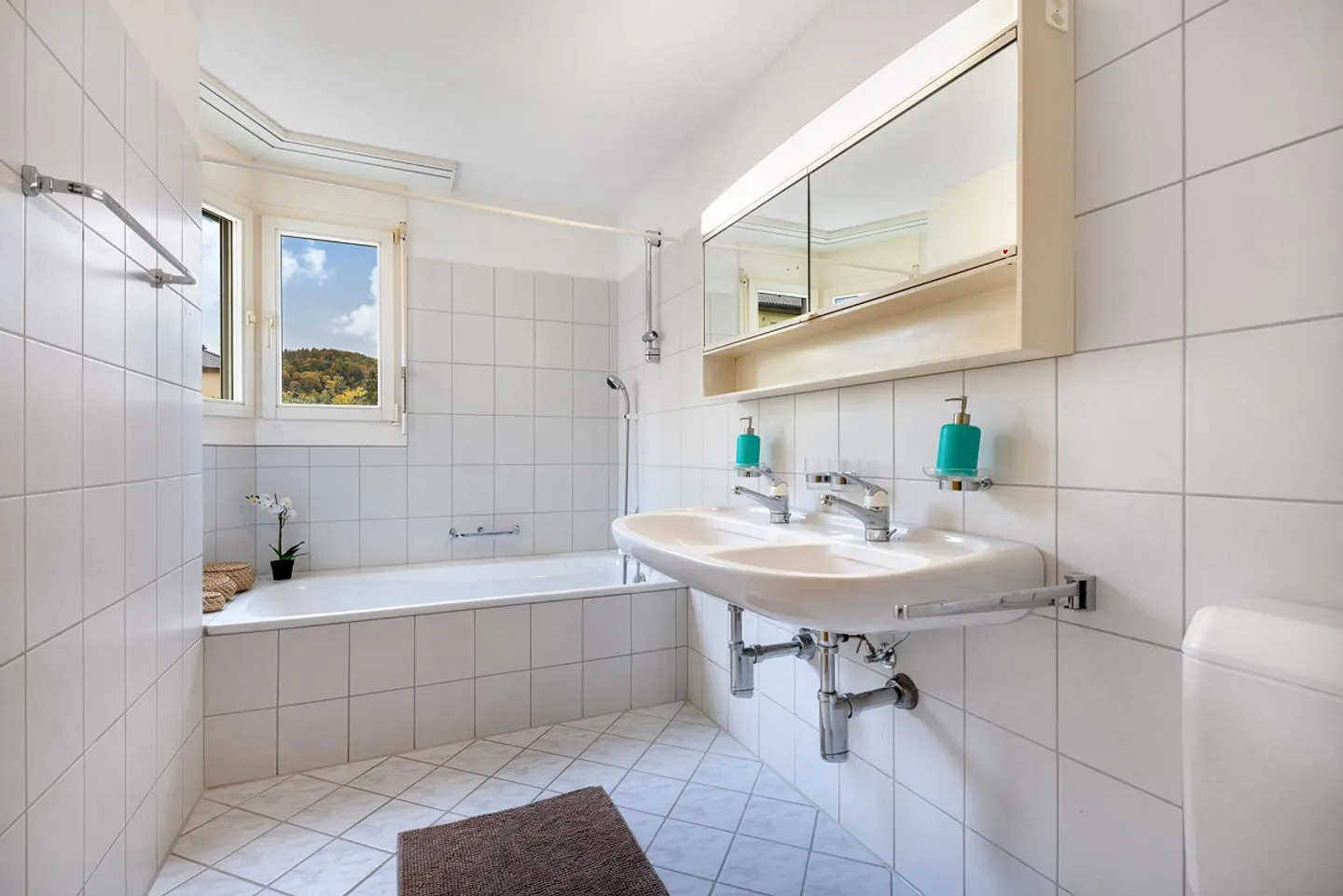 Charmante Dachwohnung zu Vermieten - Foto 4 von 4