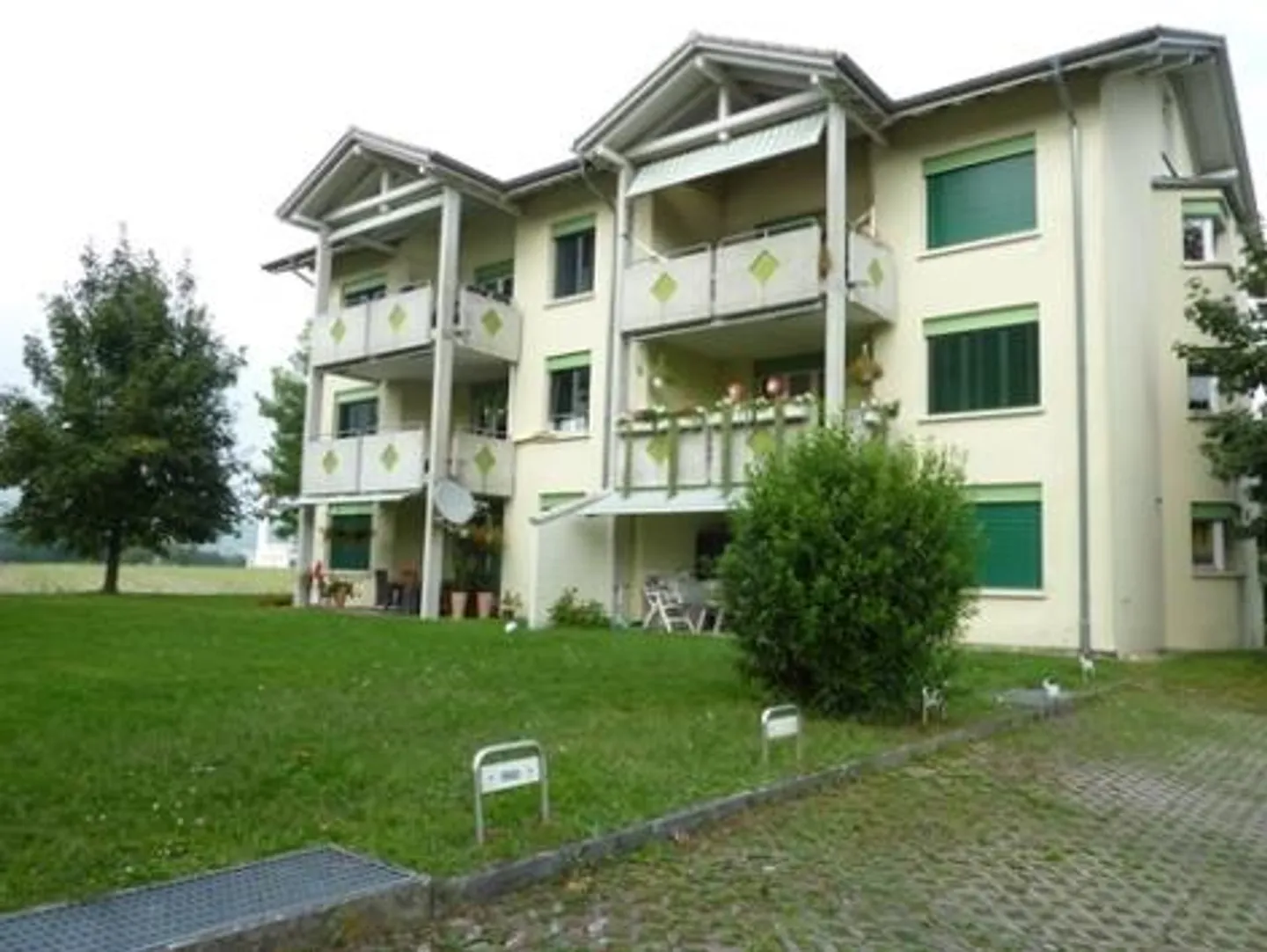 Charmante Dachwohnung zu Vermieten - Foto 1 von 4