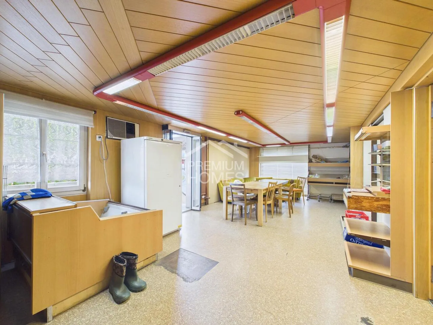 Propriété avec potentiel de développement - Votre prochain objet d'investissement ! - Photo 3 sur 10