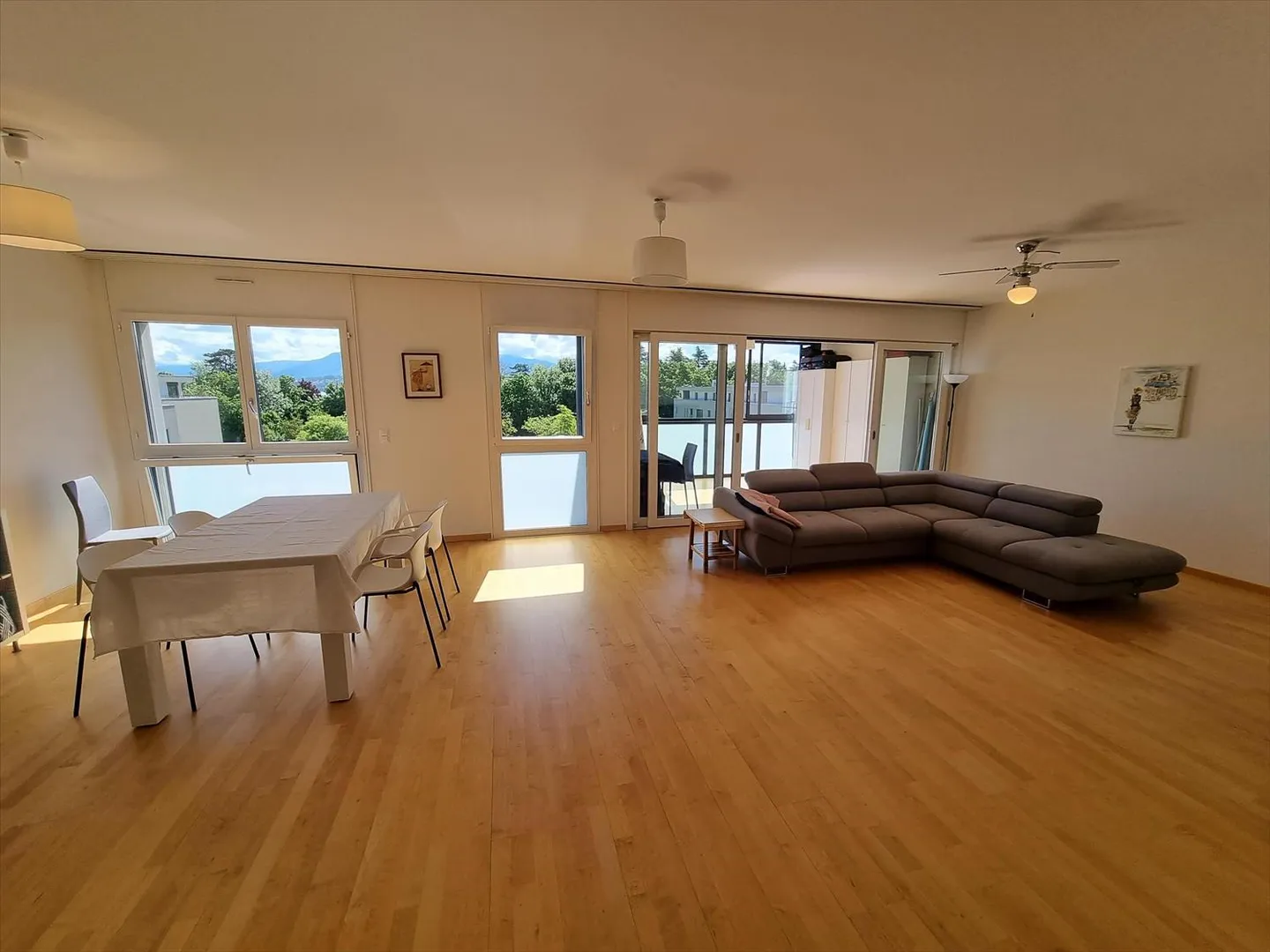 Luxusresidenz - Sehr schöne 6,5-Zimmer-Wohnung im 2. Stock - Foto 2 von 4