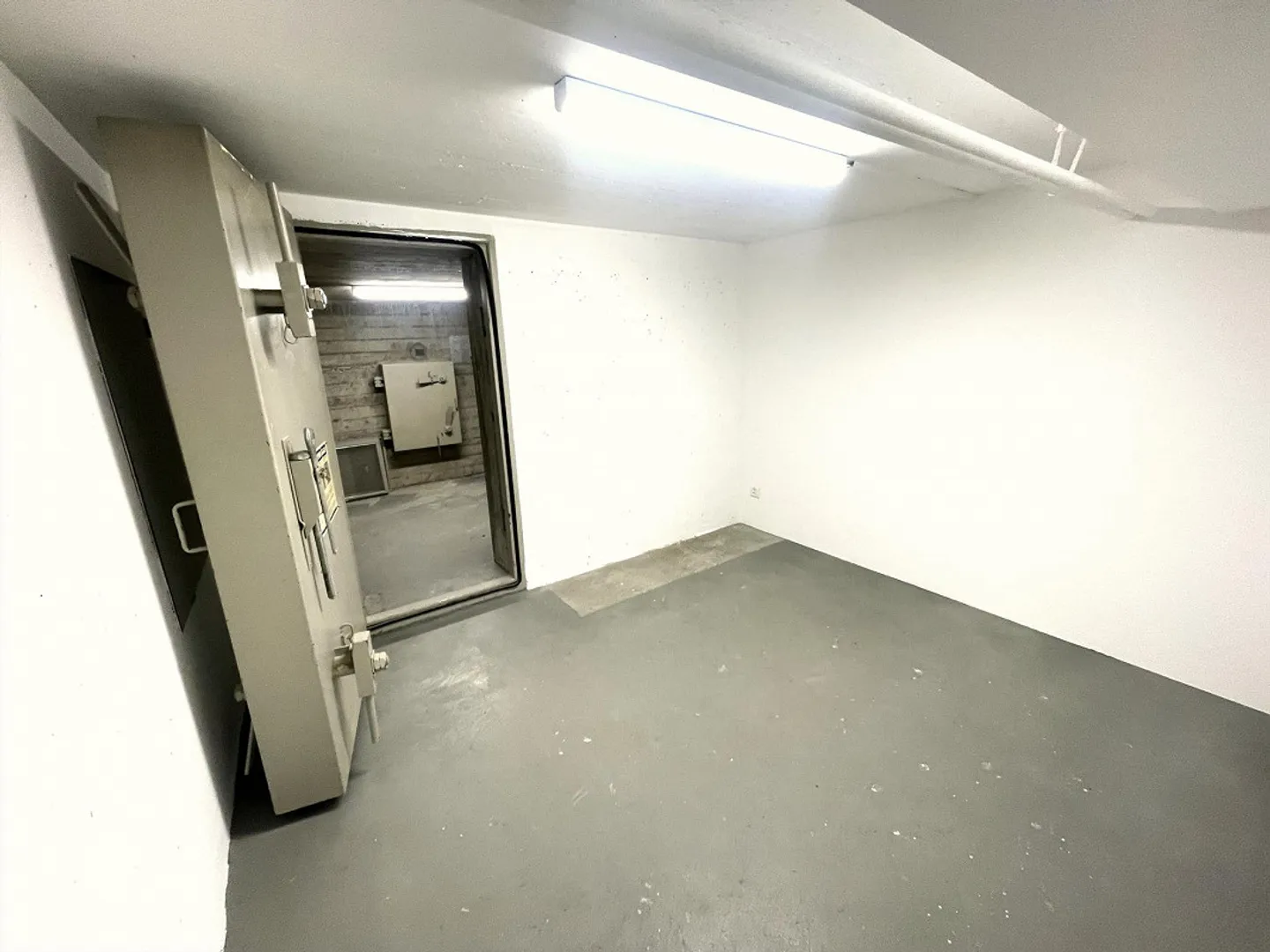 Salle de bricolage/Sous-sol sur Bahnhofstrasse - Photo 1 sur 2