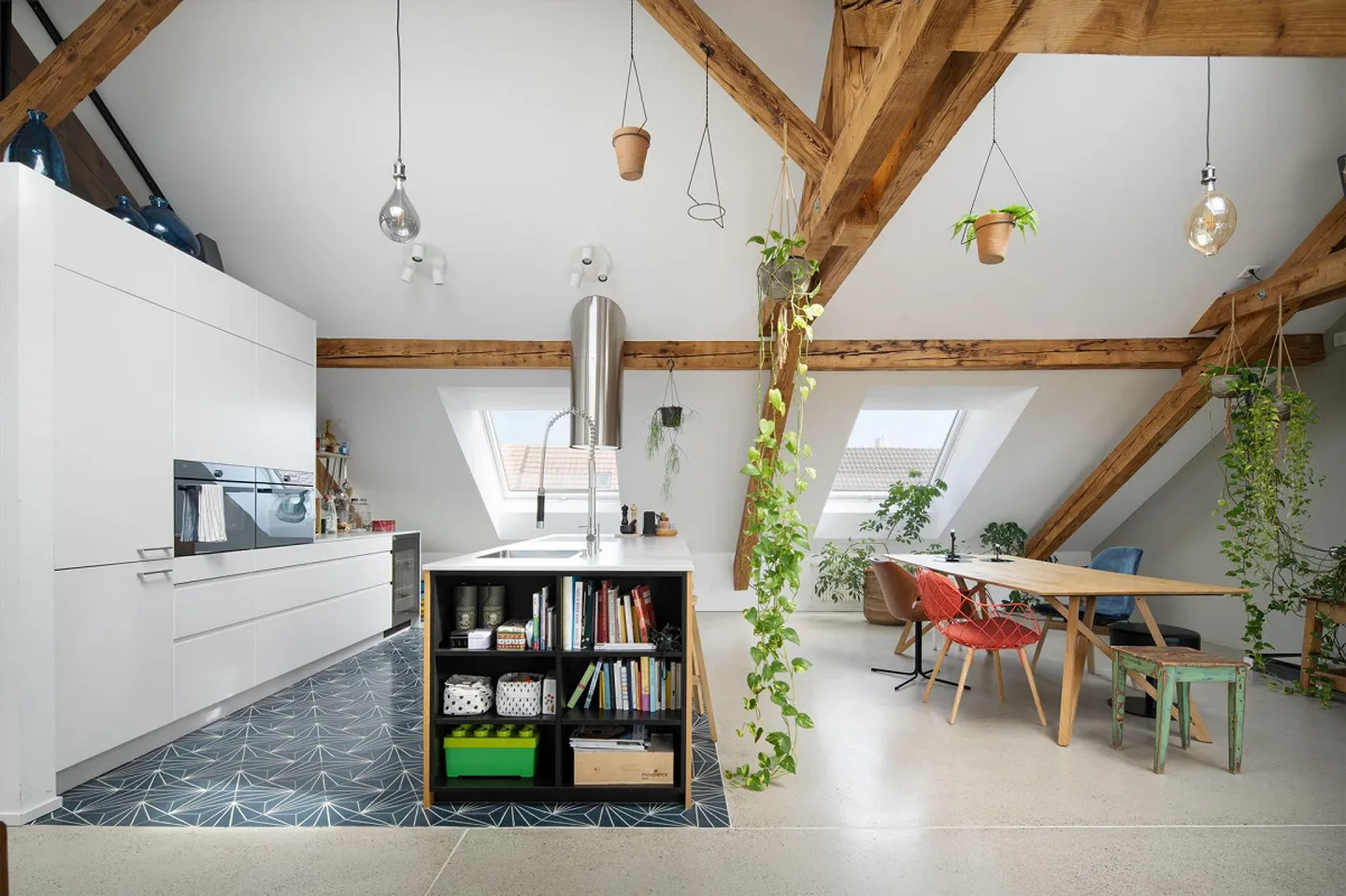 Spectacular Penthouse with Large Terrace - Photo 4 of 12