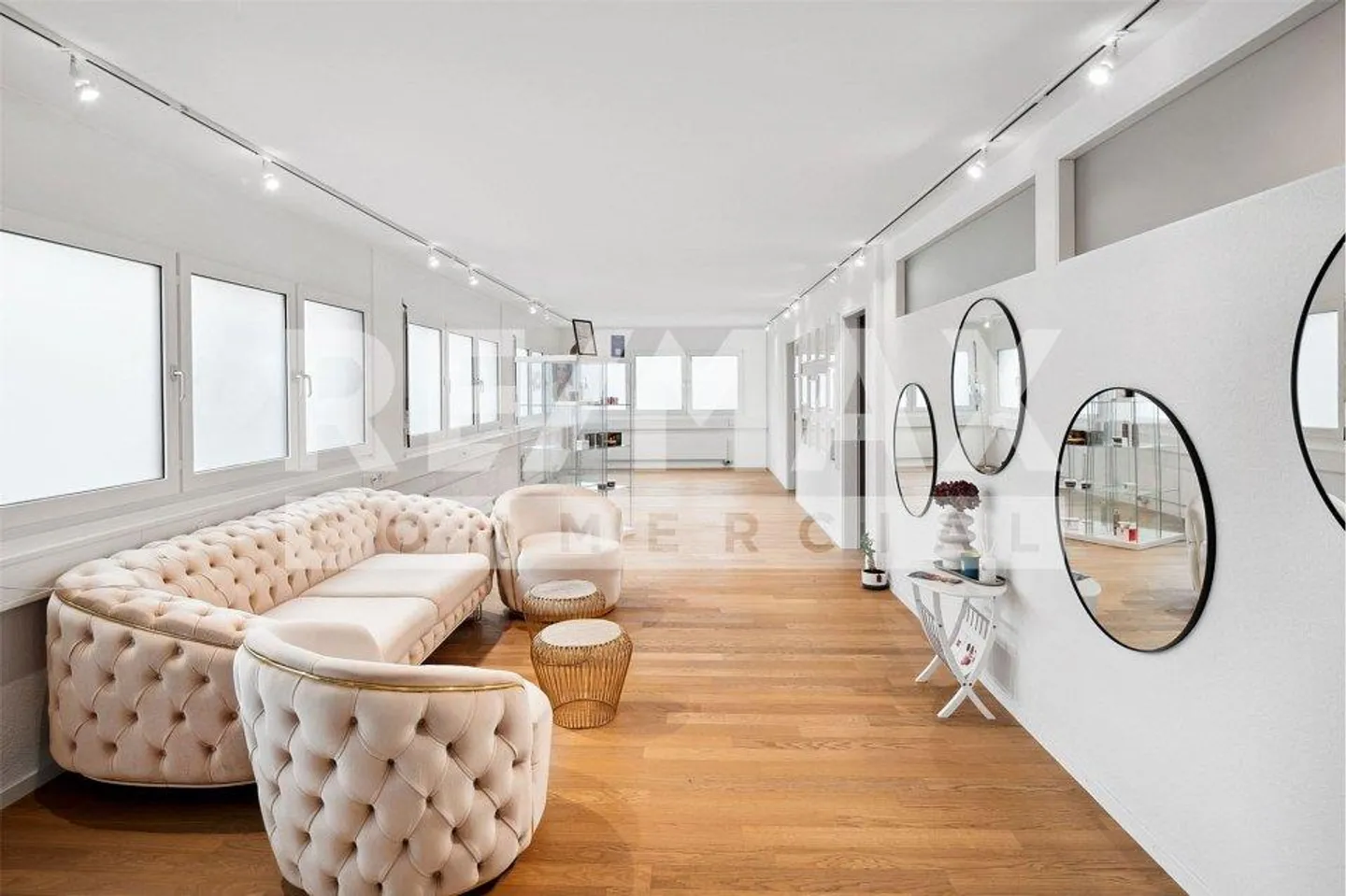 Uffici ristrutturati - Foto 2 di 10