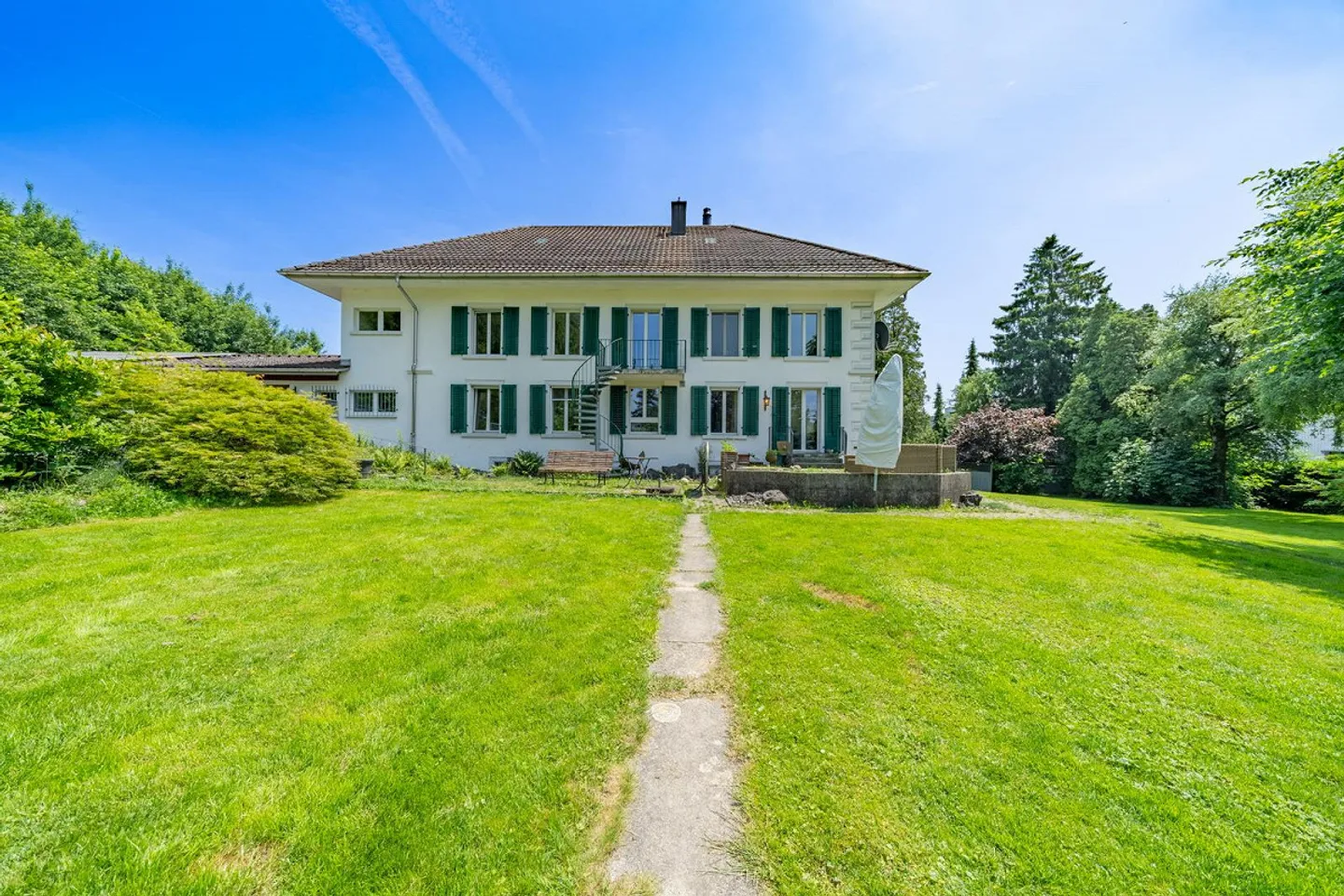 Paradisiacal Estate with Charm - Photo 1 of 4