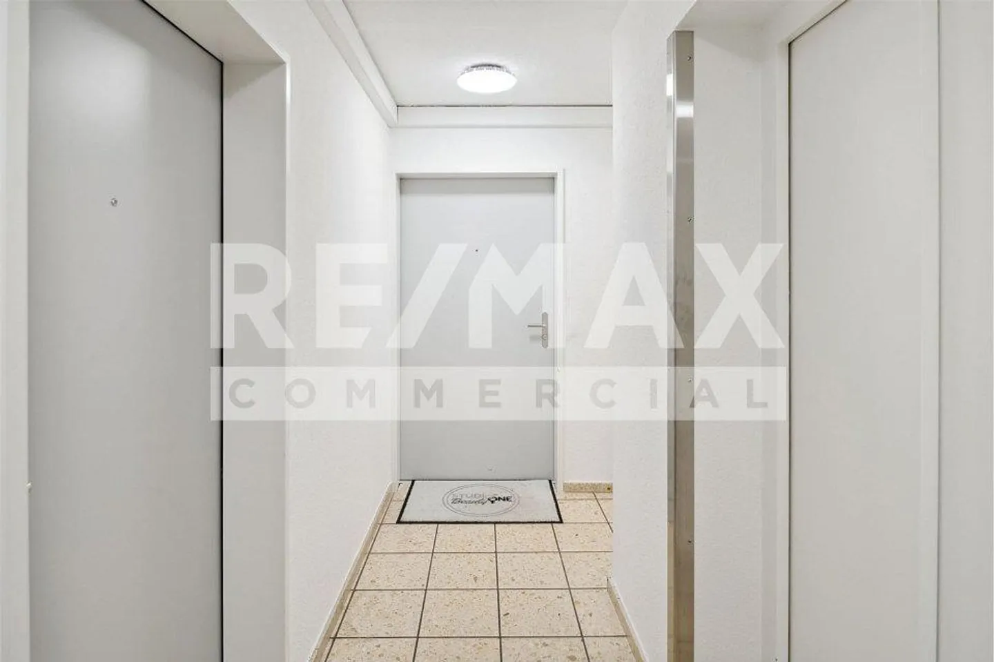 Uffici ristrutturati - Foto 9 di 10