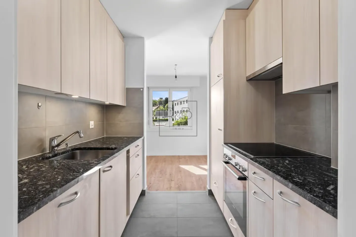 Bright 3.5-room apartment with balcony in Farvagny - Photo 8 of 10