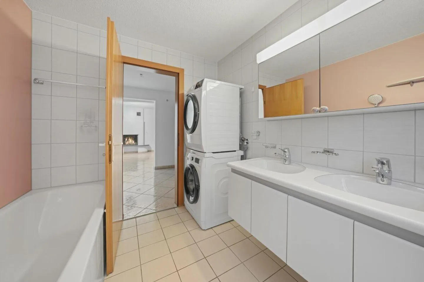 Spacious 4.5-room apartment with over 100 m² terrace in Haag - Photo 12 of 14