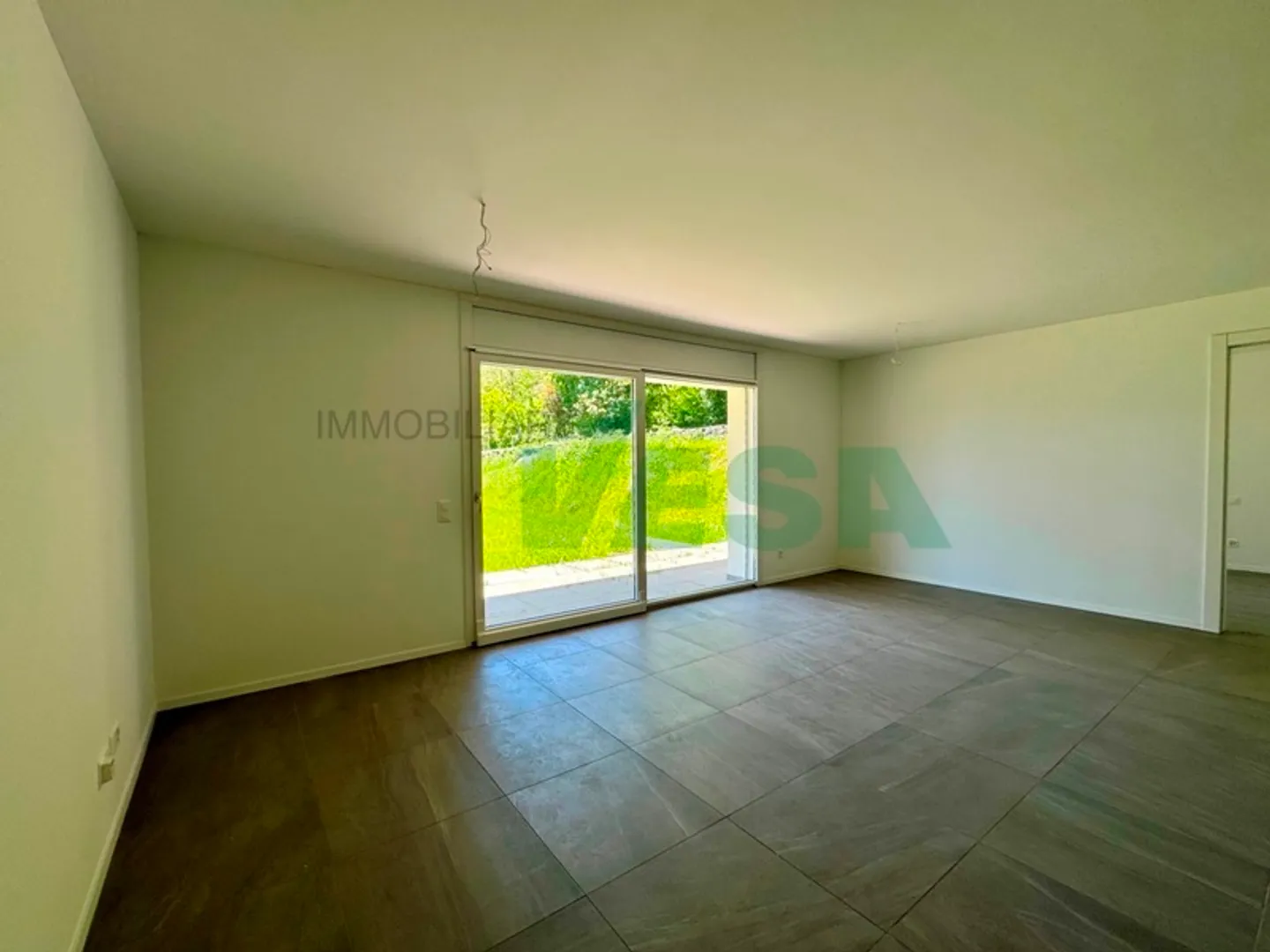 New and bright 3.5-room apartment with a large garden - Photo 3 of 9