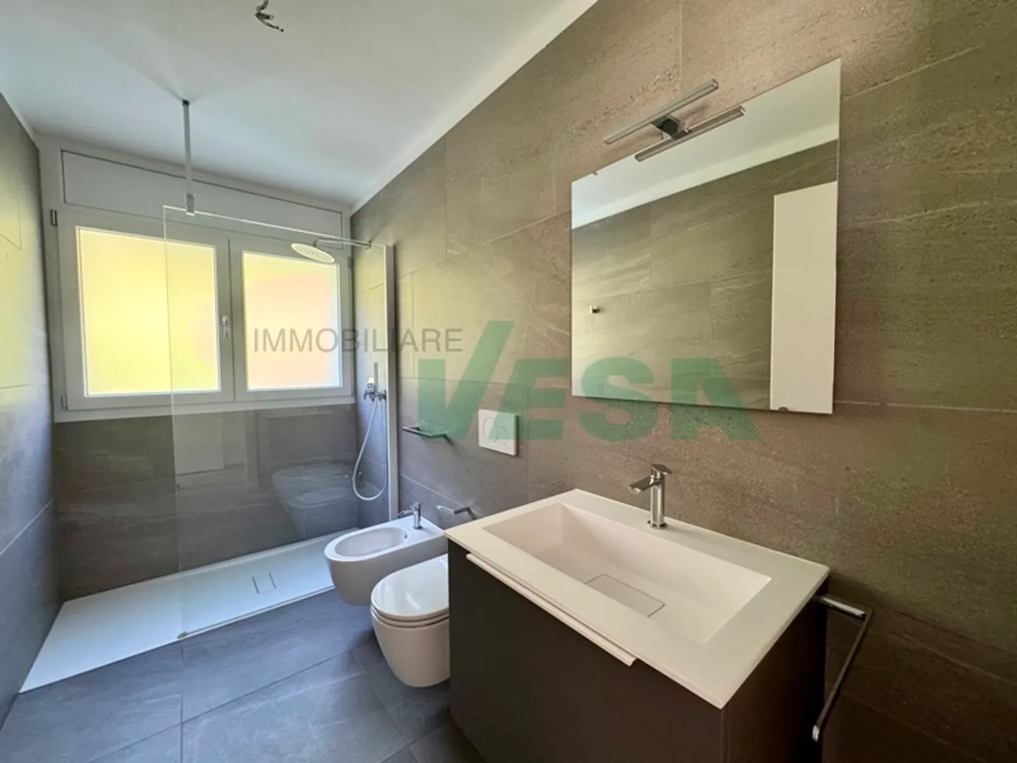 New and bright 3.5-room apartment with a large garden - Photo 4 of 9