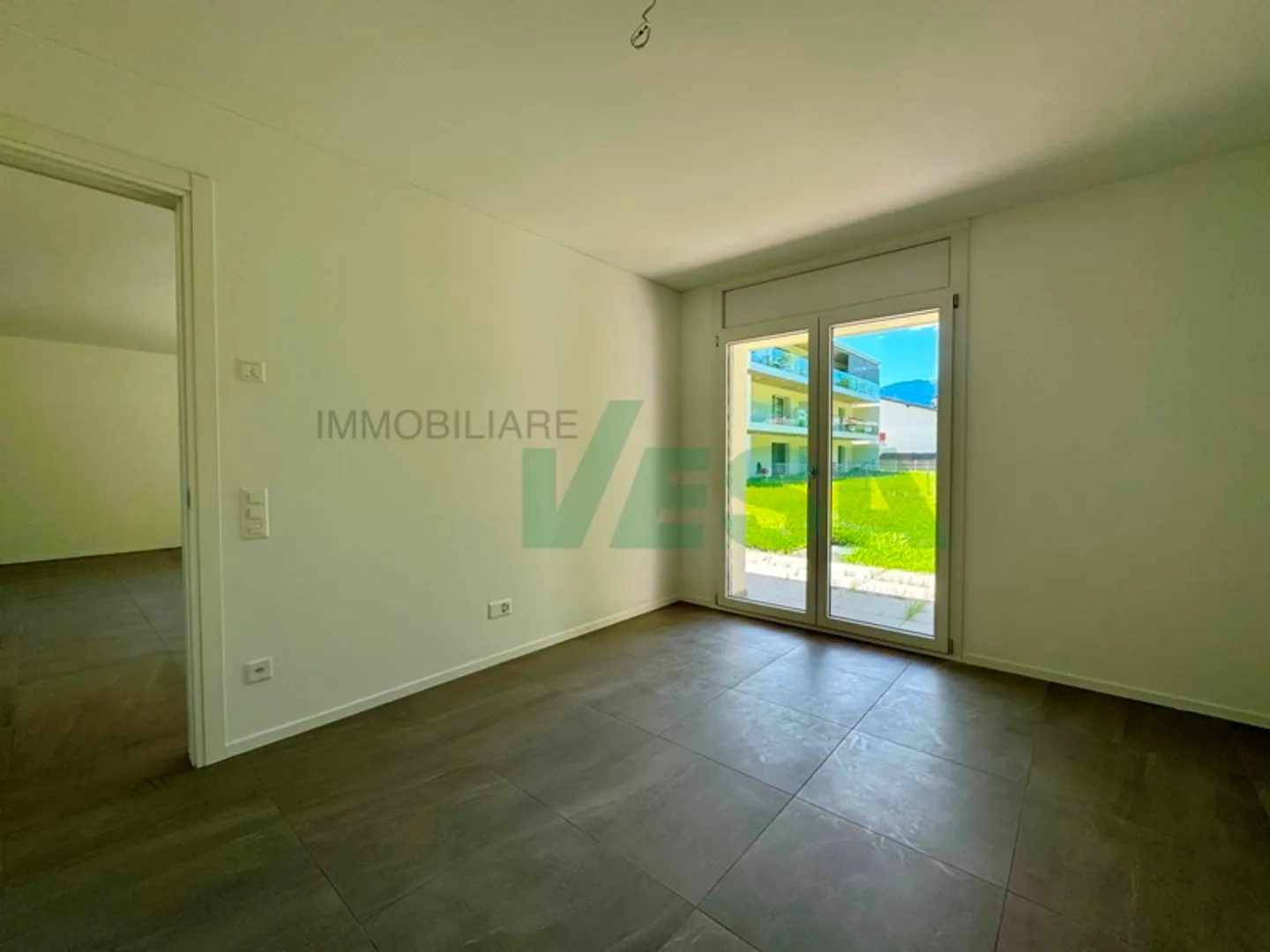 New and bright 3.5-room apartment with a large garden - Photo 6 of 9