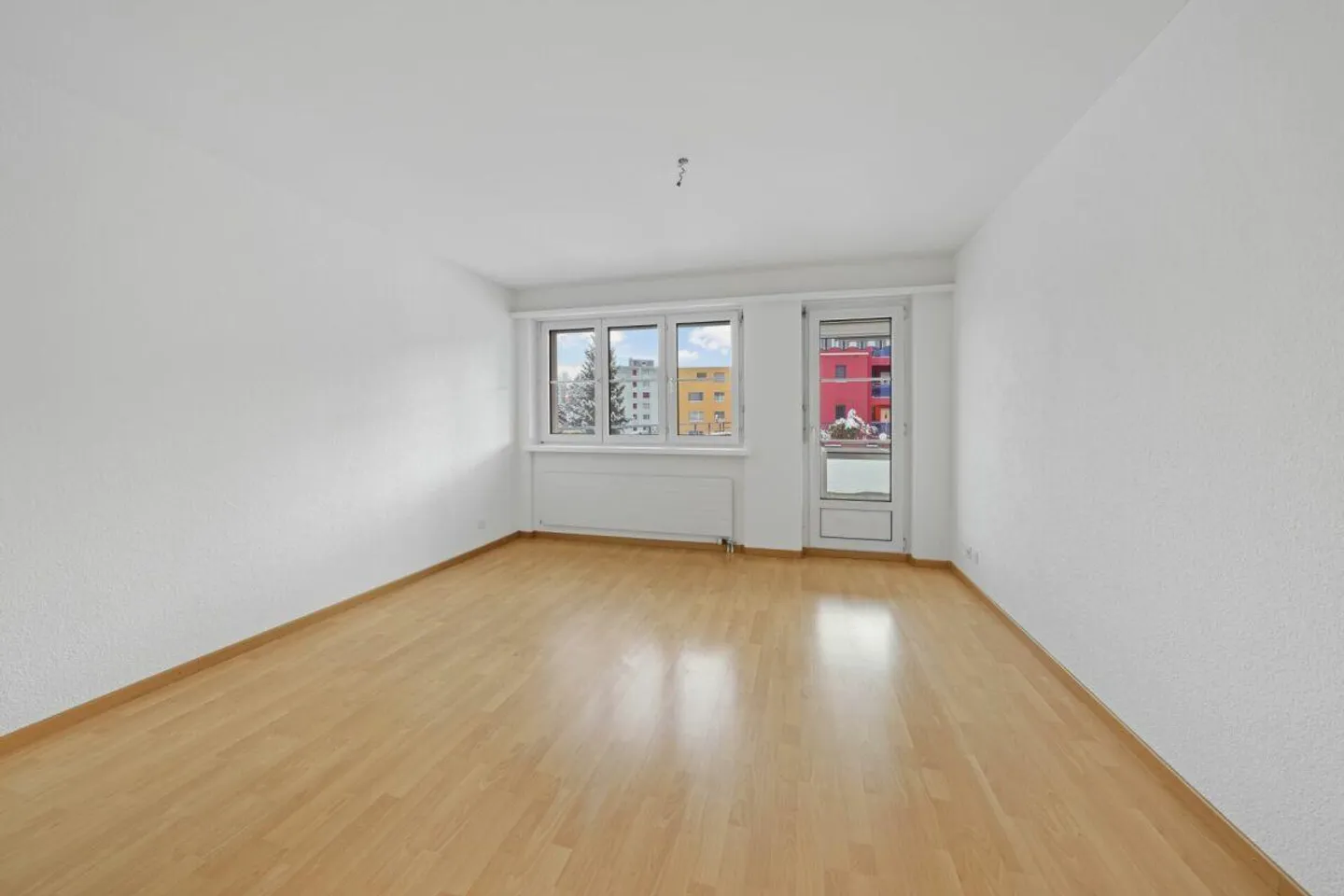 Spacious 4.5-room apartment with over 100 m² terrace in Haag - Photo 10 of 14