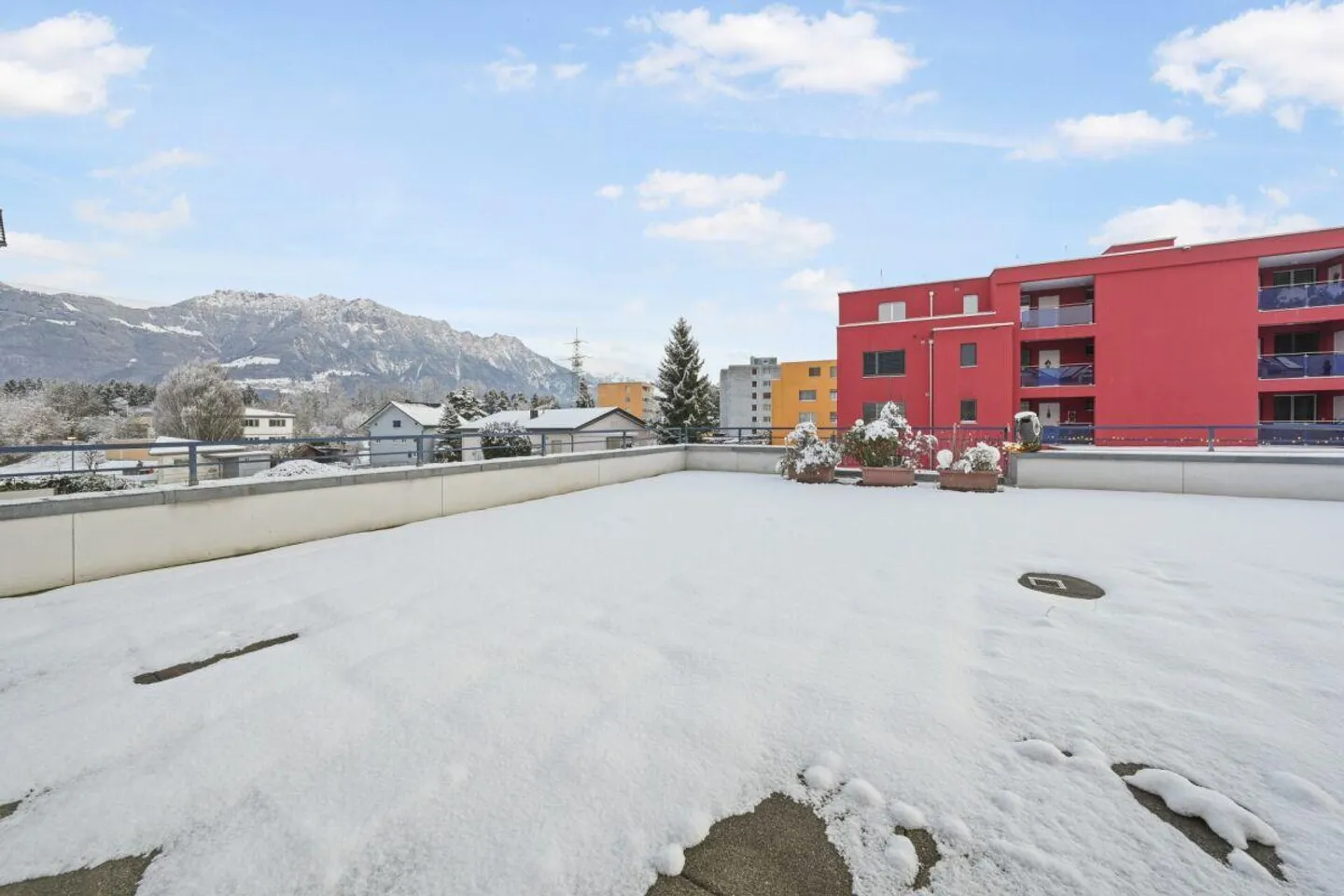 Spacious 4.5-room apartment with over 100 m² terrace in Haag - Photo 13 of 14