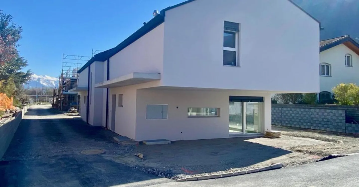 Moderne Villa in Bramois - Foto 1 von 13