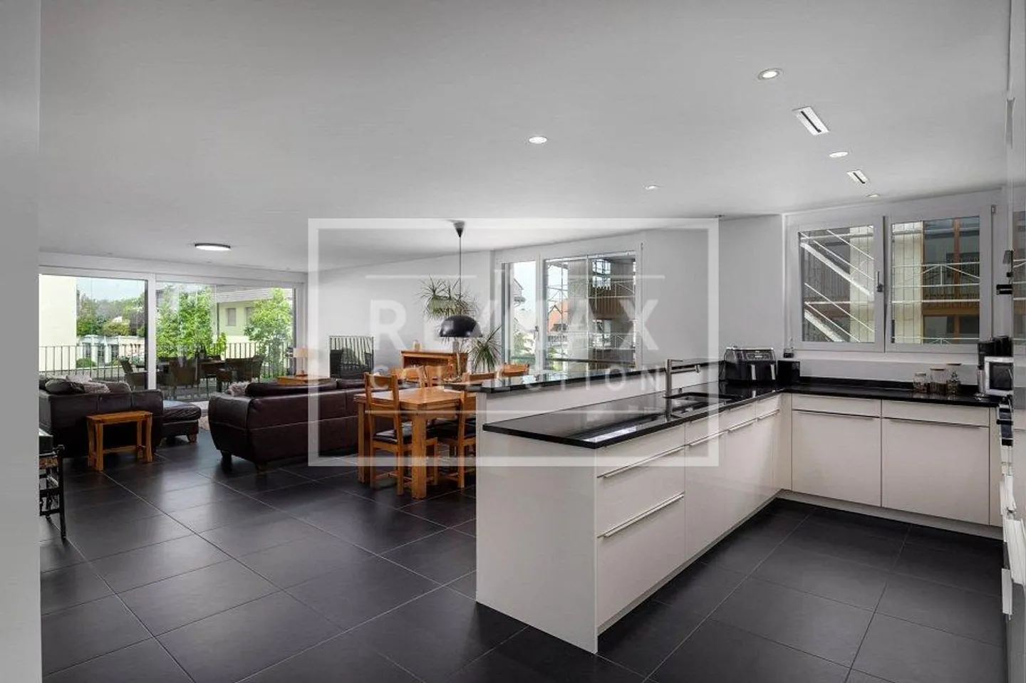 Appartement moderne de 5,5 pièces dans un emplacement privilégié - Vie élégante au standard Minergie / Lachen SZ - Photo 1 sur 13