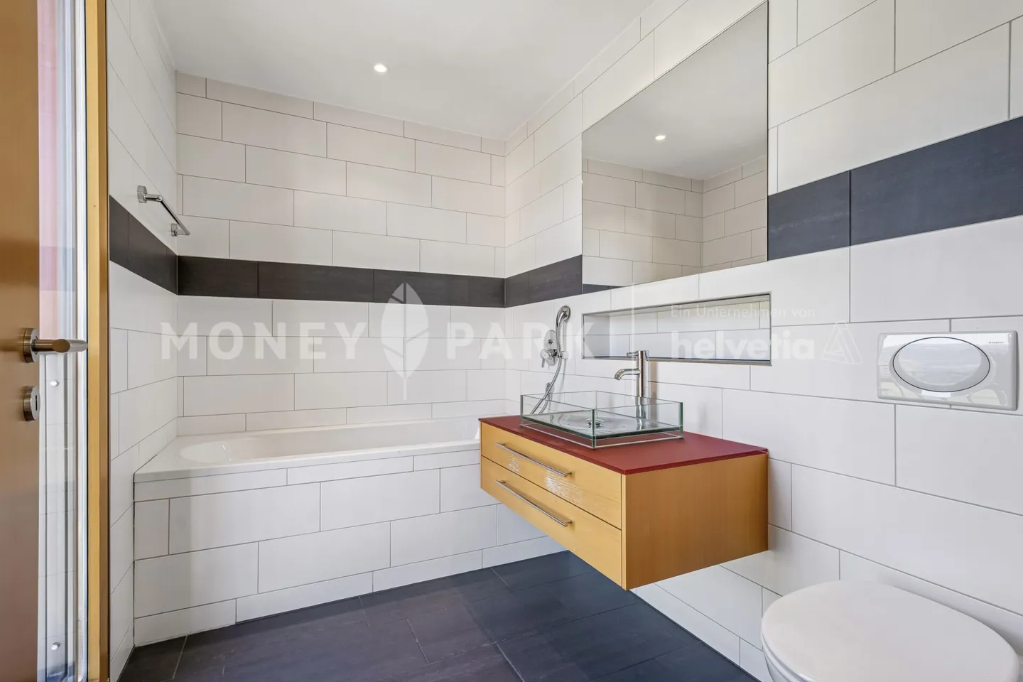 Appartement 4.5 pièces avec un impressionnant espace extérieur et panorama sur les montagnes - Photo 9 sur 13