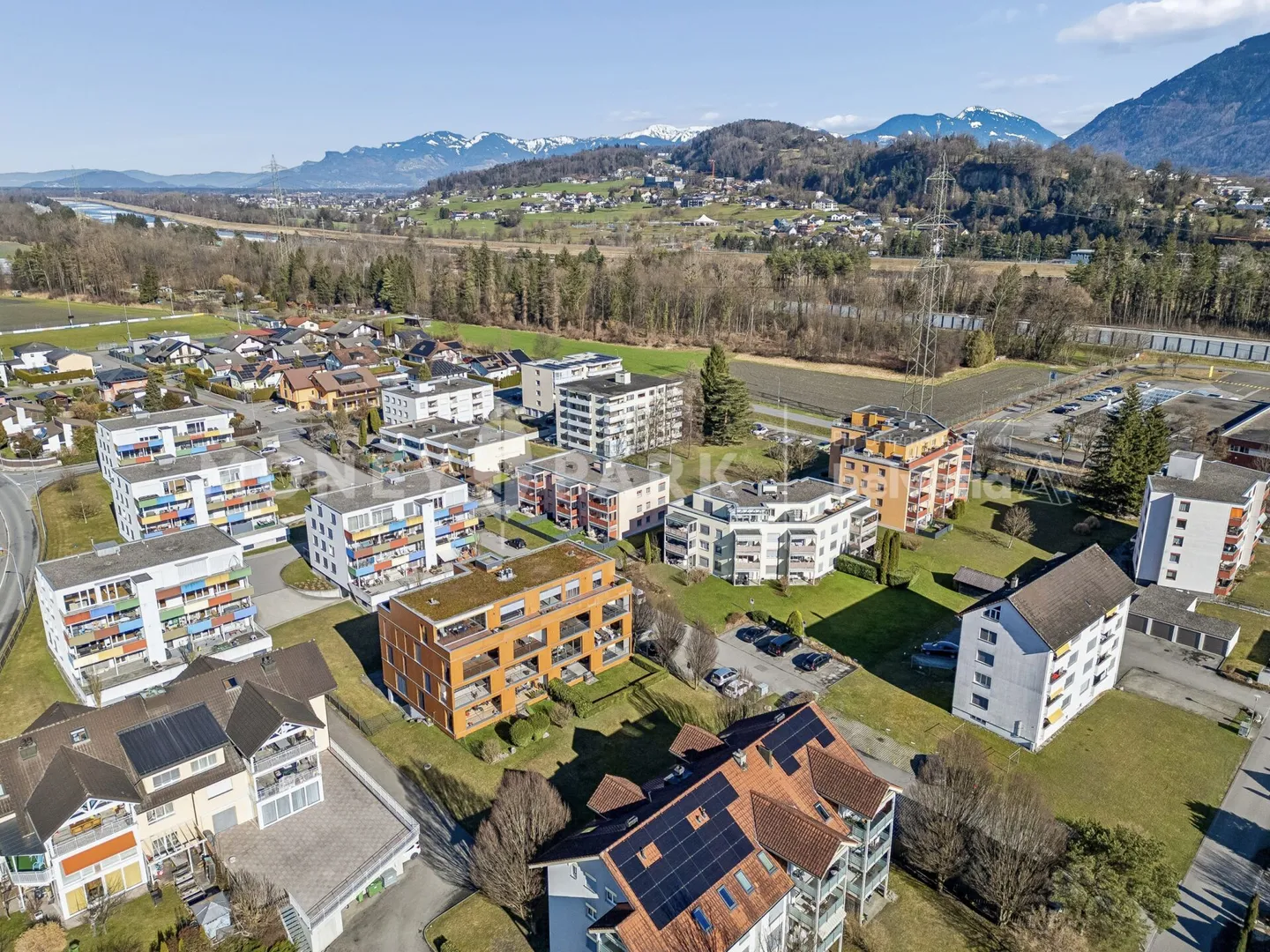 Appartement 4.5 pièces avec un impressionnant espace extérieur et panorama sur les montagnes - Photo 11 sur 13