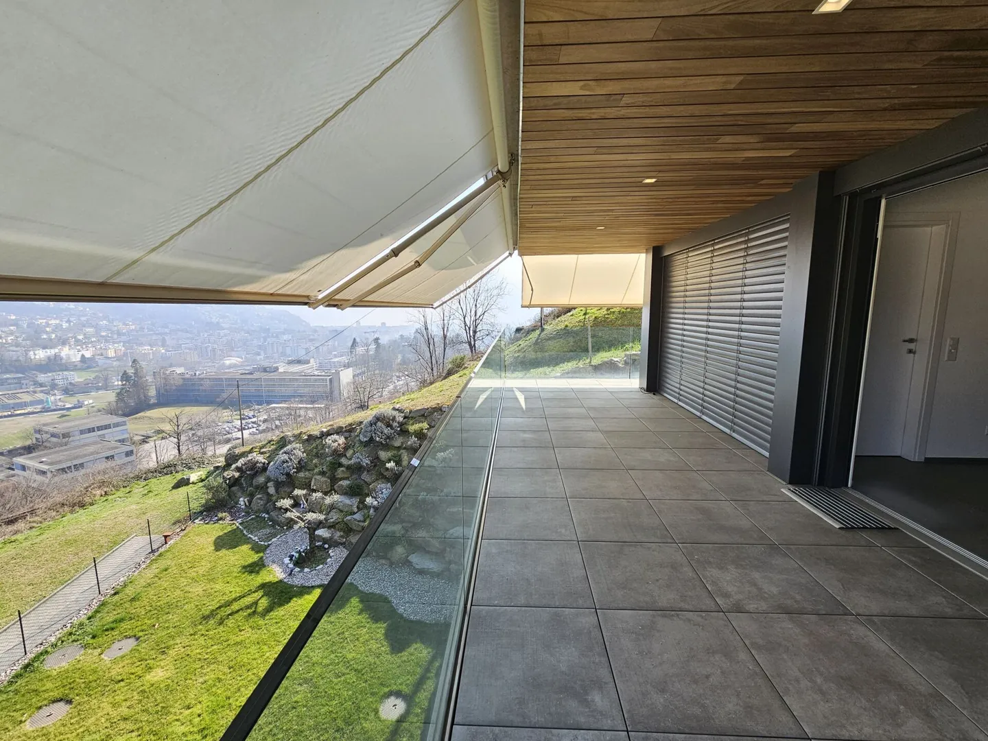 Modernes Apartment mit Terrasse - Foto 2 von 13