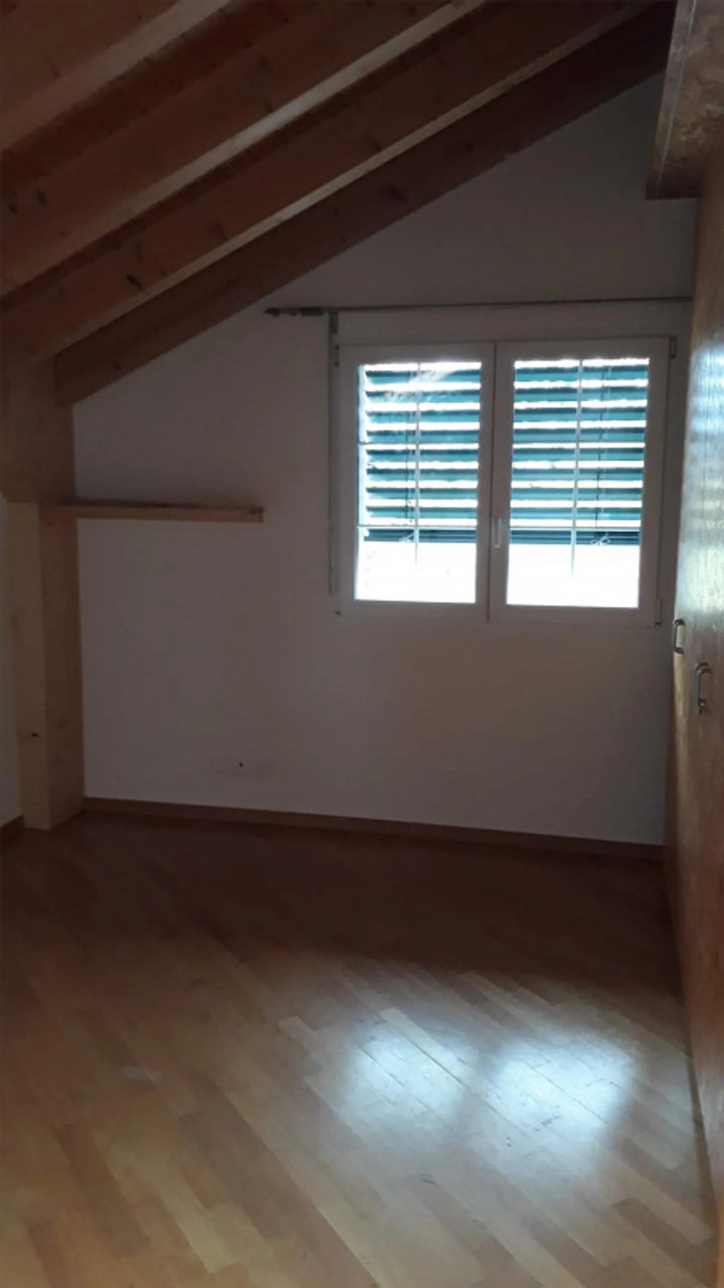 Beautiful, bright 6.5 room maisonette apartment - Photo 8 of 13