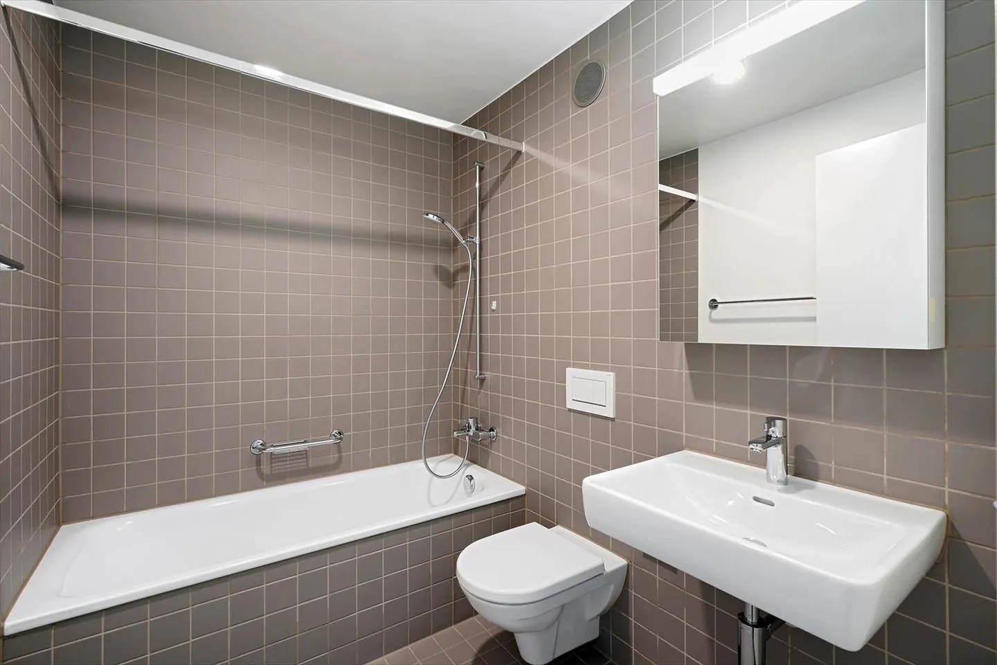 Apartment for rent - Photo 5 of 9