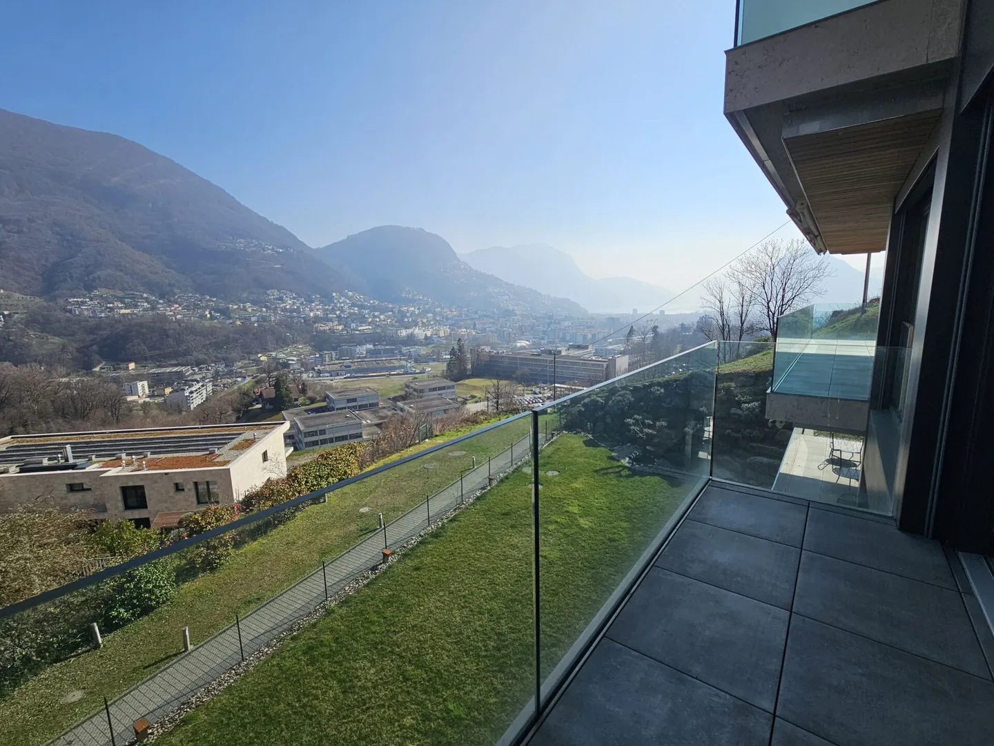 Modernes Apartment mit Terrasse - Foto 10 von 13