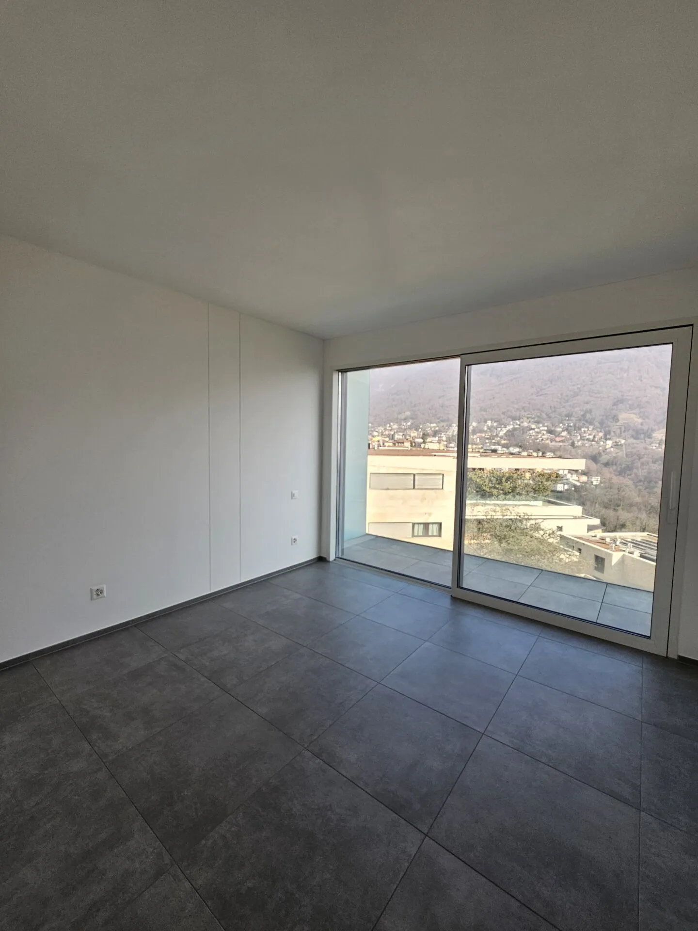 Modernes Apartment mit Terrasse - Foto 11 von 13