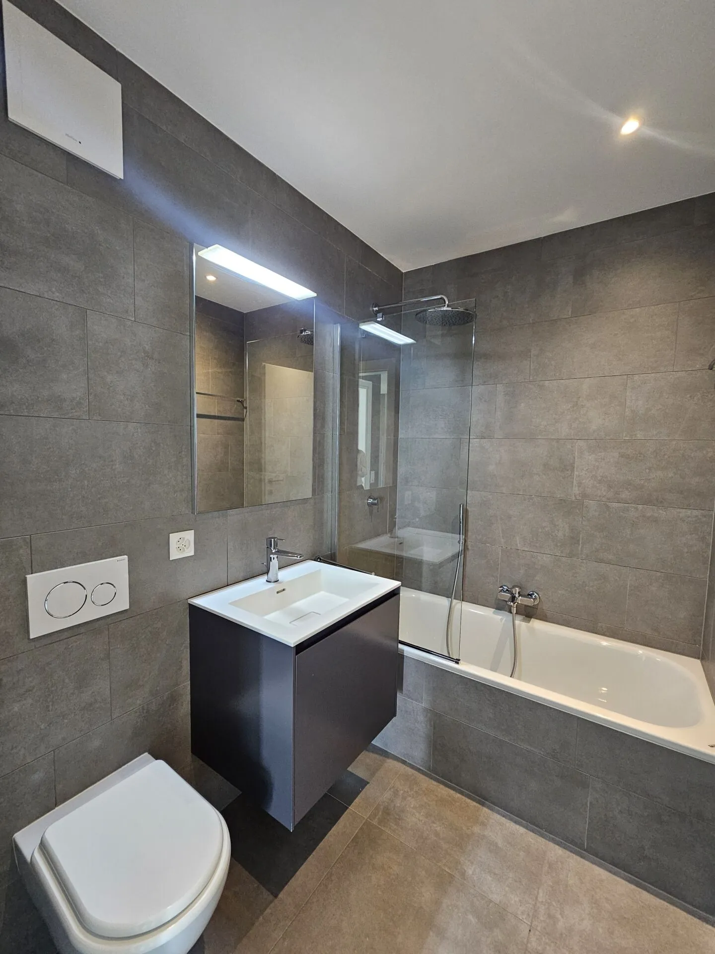 Modernes Apartment mit Terrasse - Foto 12 von 13