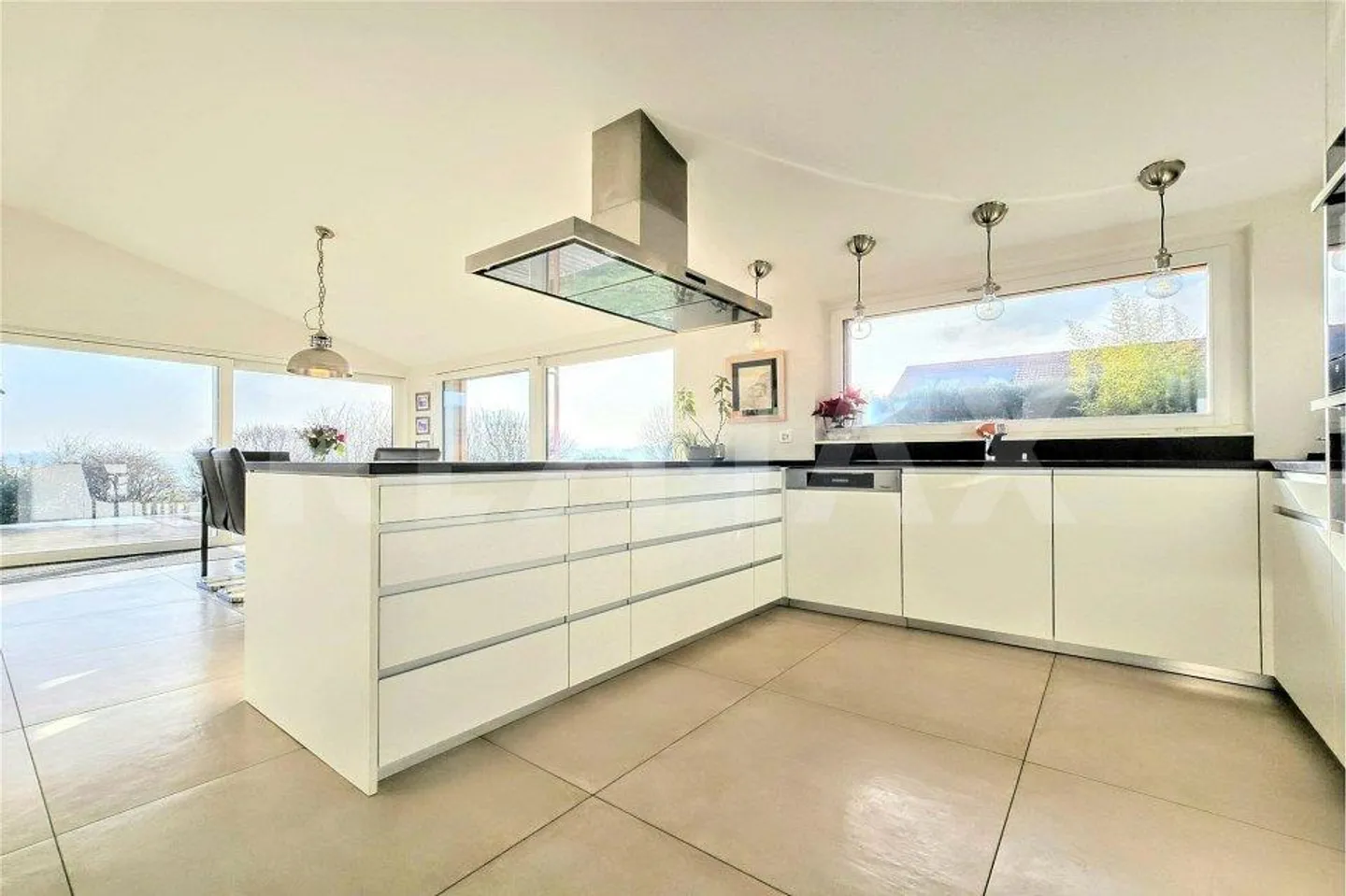 In the heart of the countryside, between Lausanne and Payerne - Photo 1 of 13