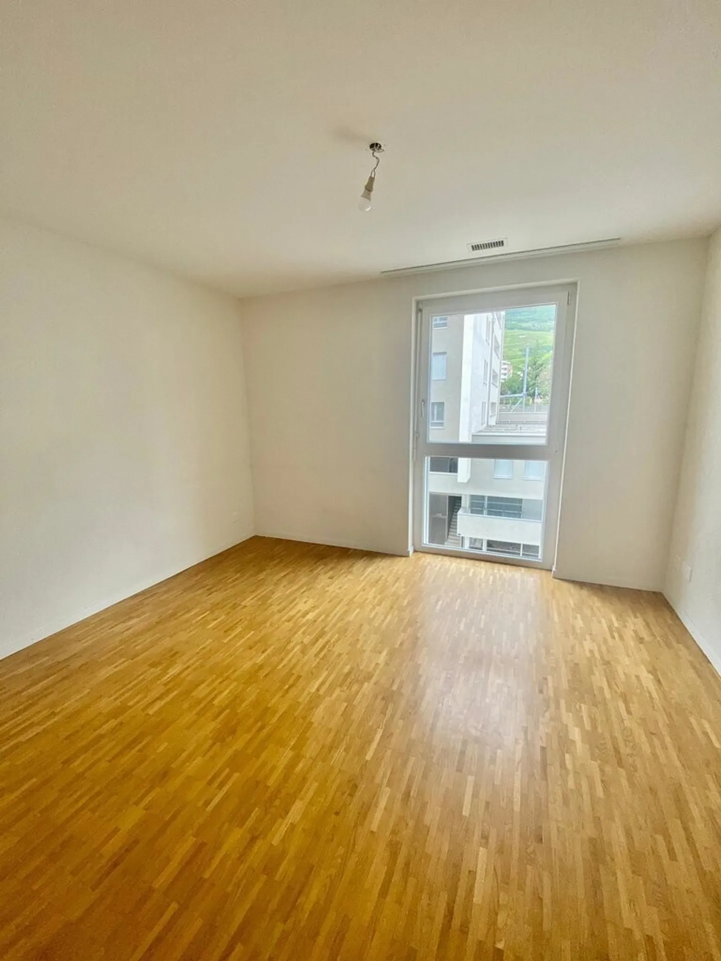 To seize! Superb apartment close to the city center of Sierre! - Photo 8 of 12