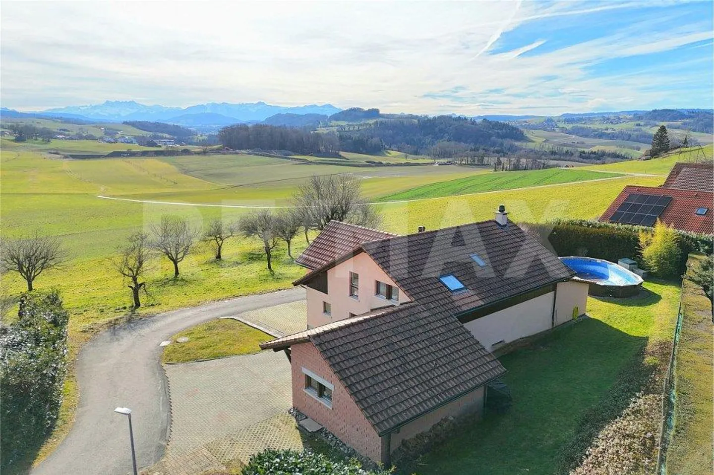 In the heart of the countryside, between Lausanne and Payerne - Photo 5 of 13