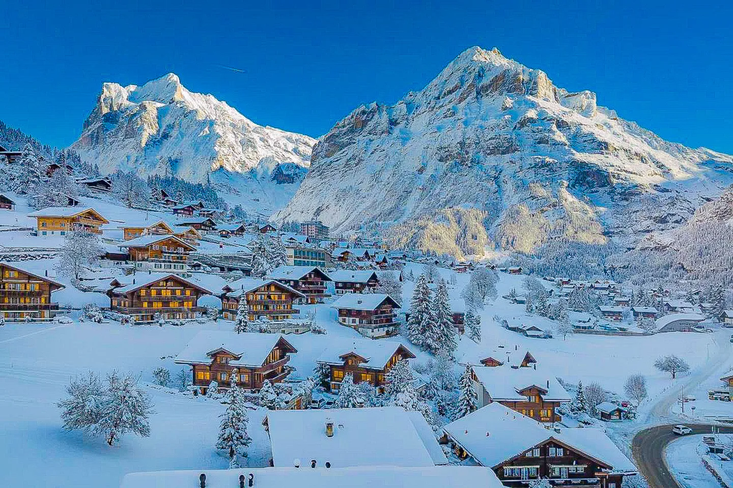 Luxurious Chalet Apartment in Grindelwald - Photo 1 of 5