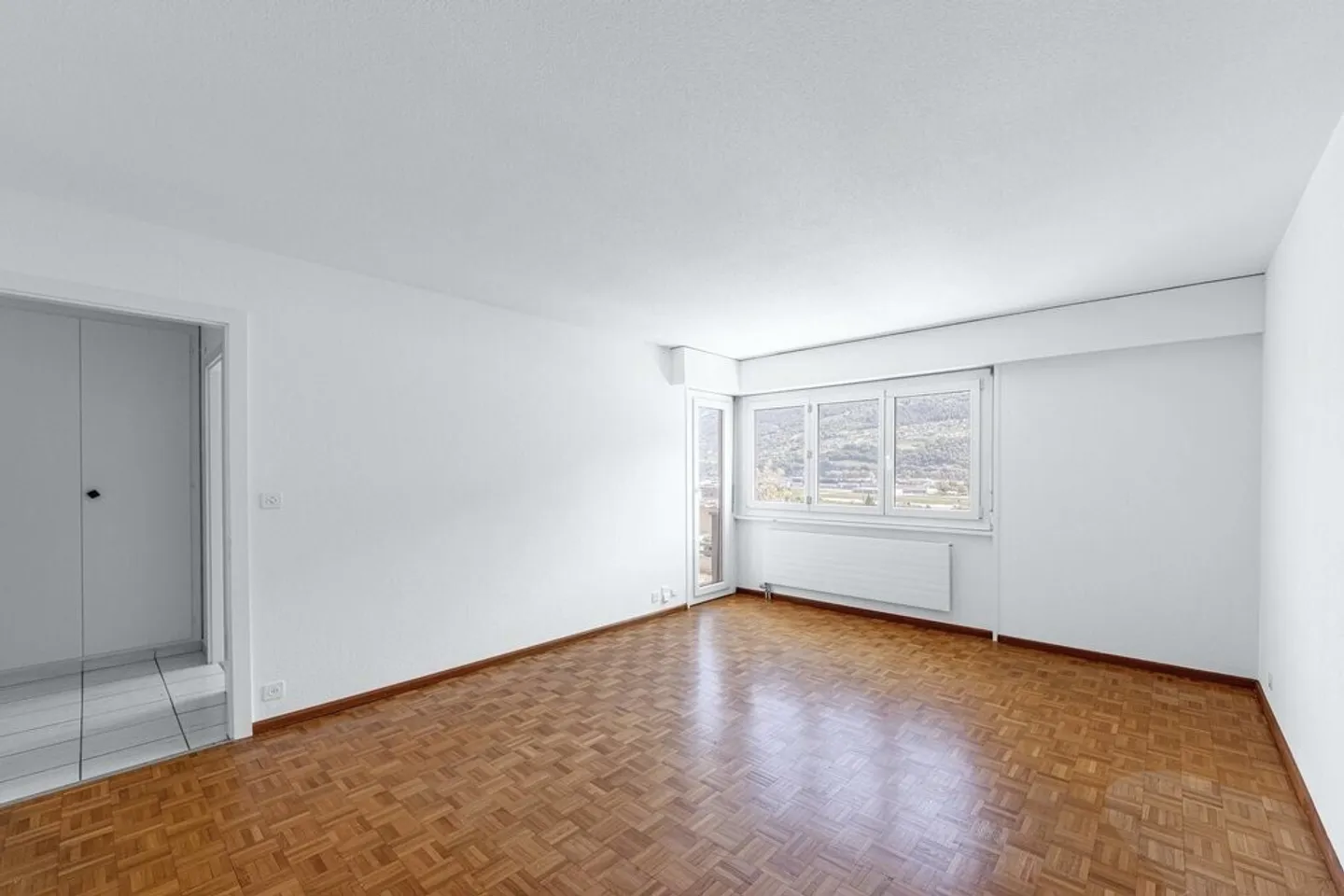 To seize! Charming apartment in a residential area in Sion! - Photo 2 of 6