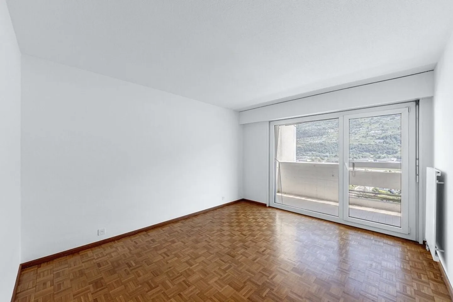 To seize! Charming apartment in a residential area in Sion! - Photo 4 of 6