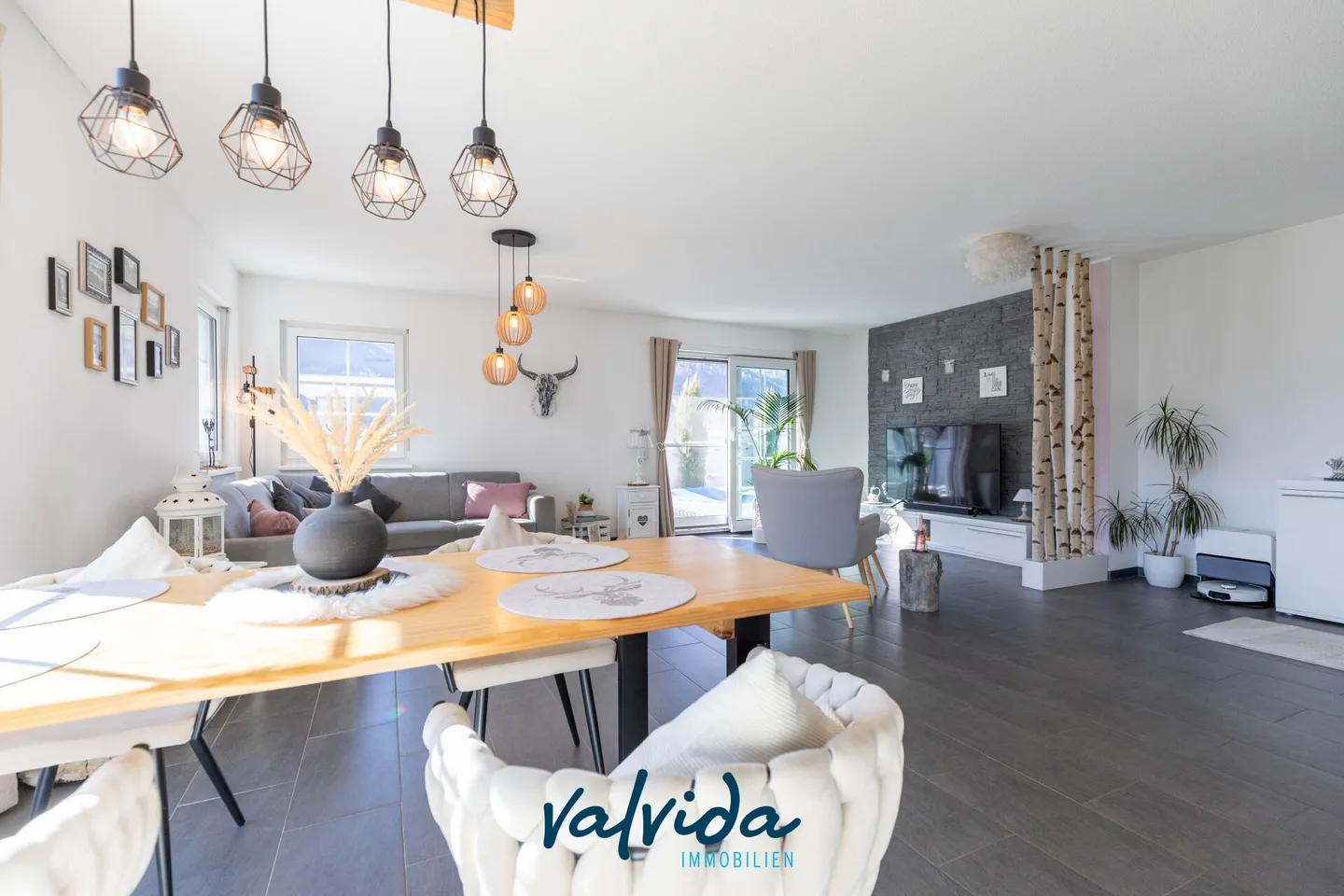 Newly built single-family house in a sunny and quiet location in Niedergampel - Photo 4 of 14