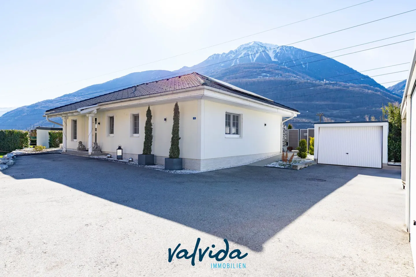 Newly built single-family house in a sunny and quiet location in Niedergampel - Photo 3 of 14