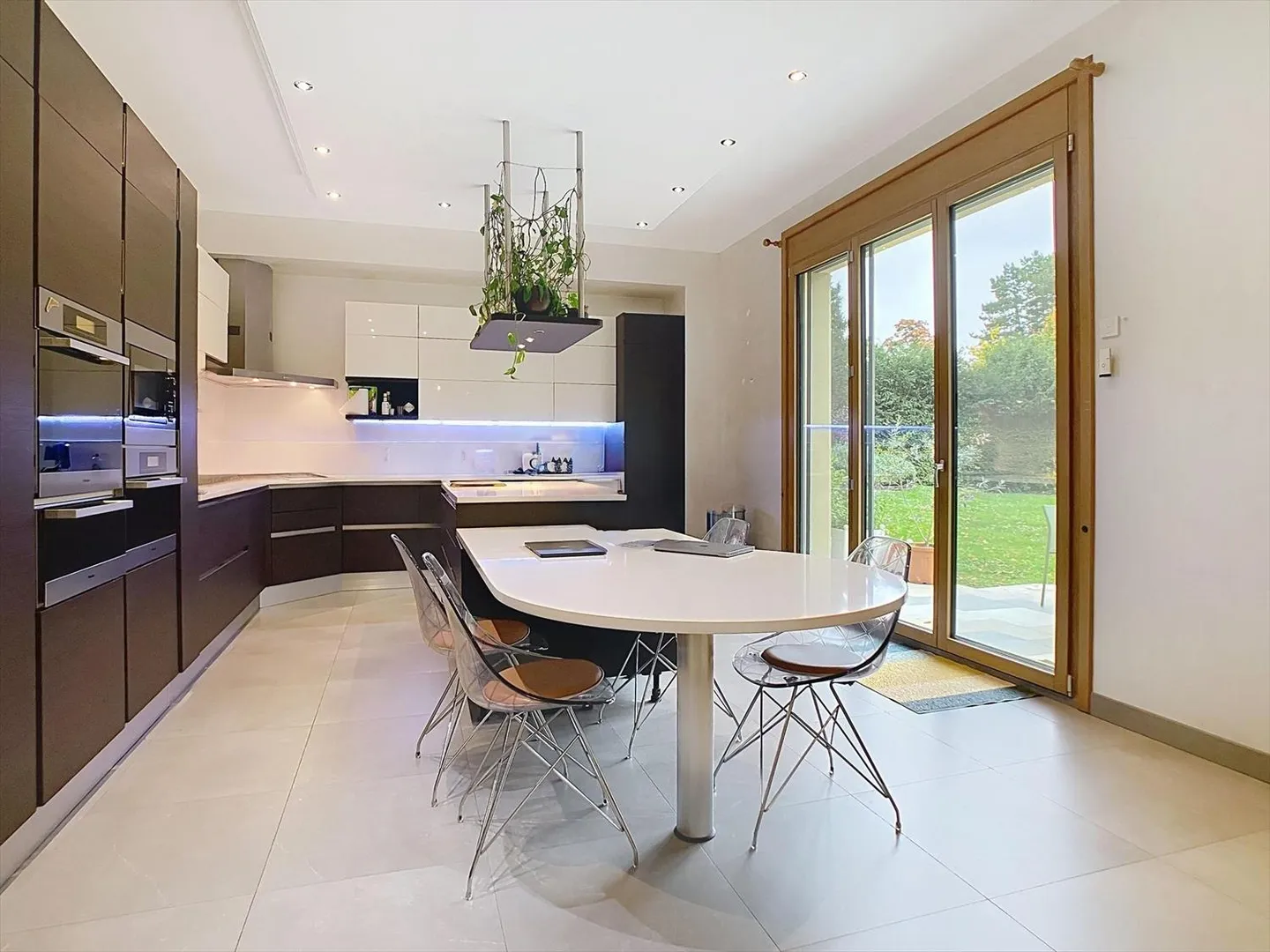 Maison 11 pièces - Photo 3 sur 13