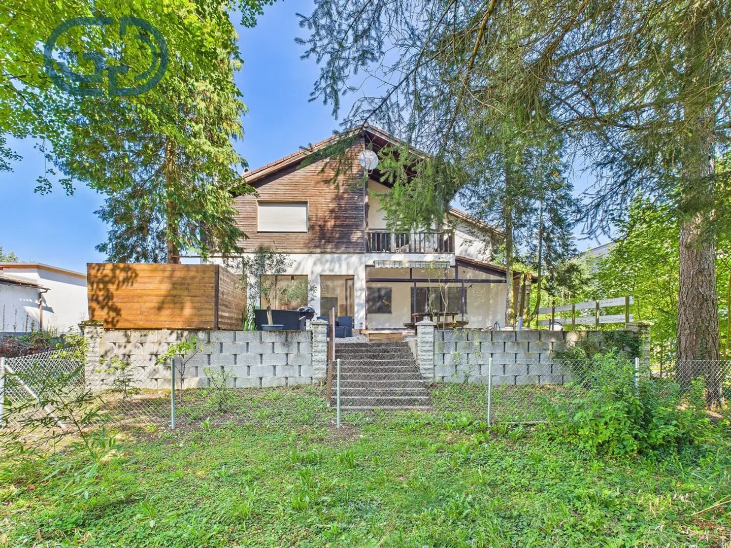 Residential building with exceptionally high yield of over 7.5% - Photo 2 of 8