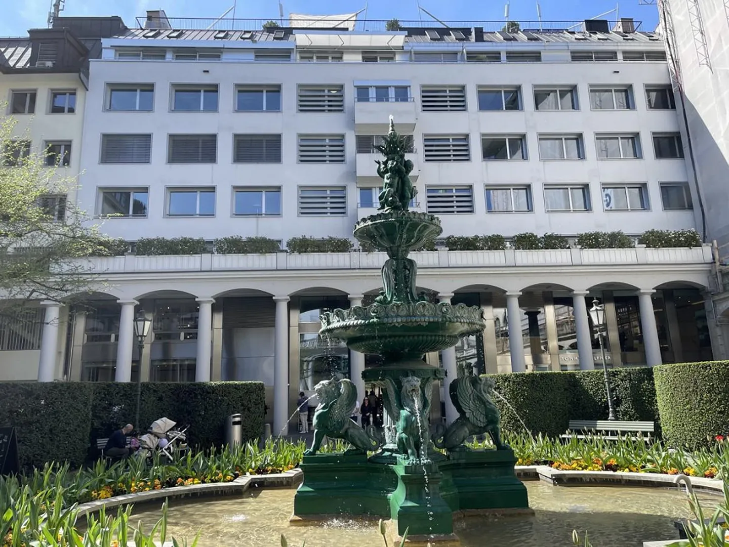 MODERN PRESTIGIOUS OFFICES - Photo 1 of 13