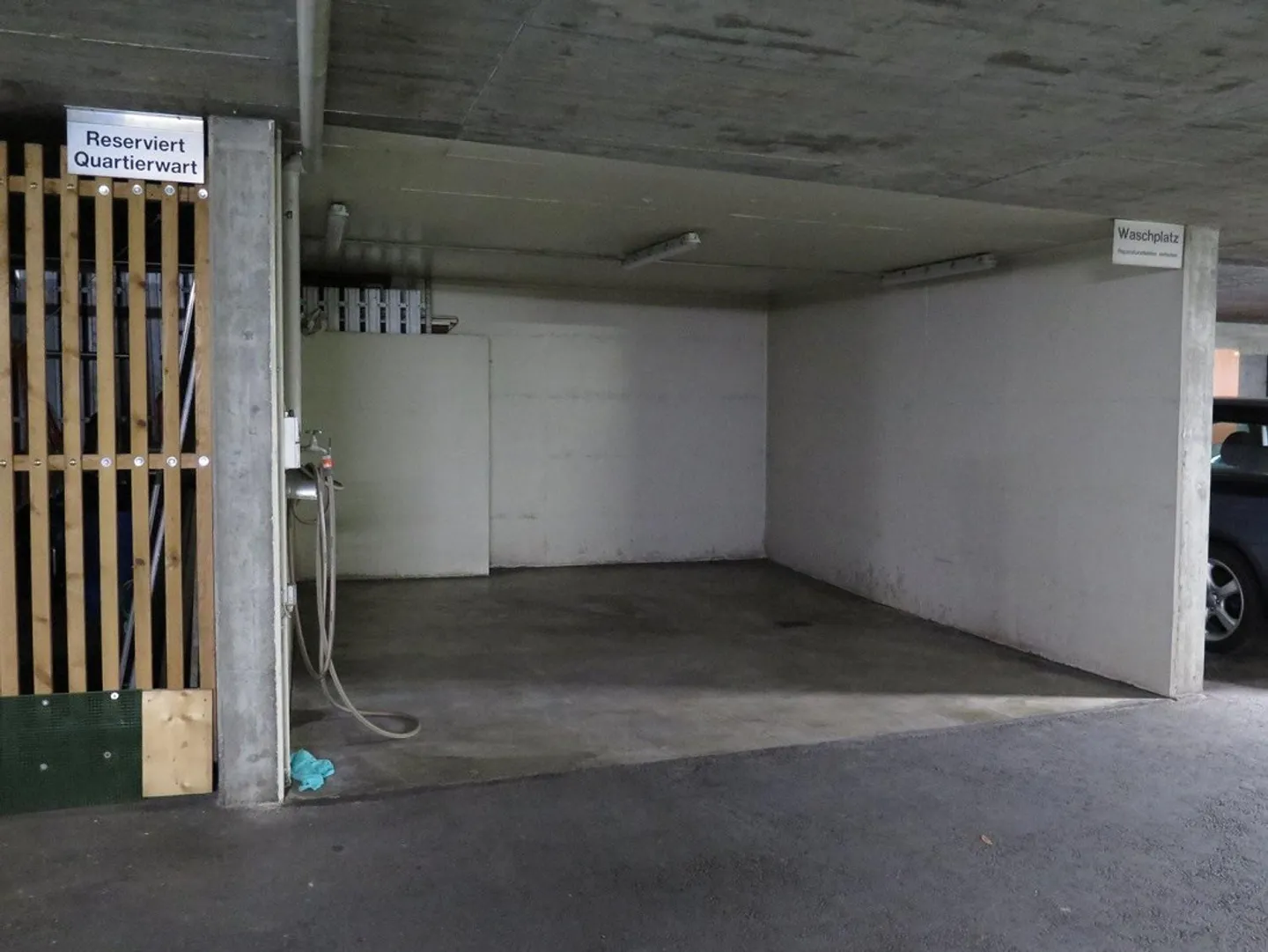Underground parking space for rent - pleasant location - Photo 3 of 3