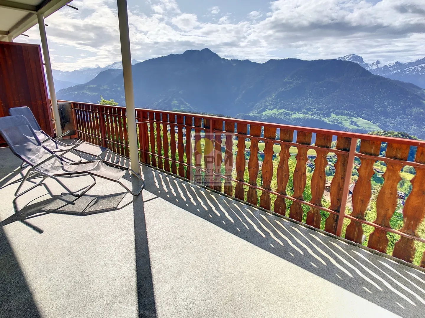 Magnificent 4.5 room apartment with balcony and breathtaking view and very large balcony! - Photo 9 of 14